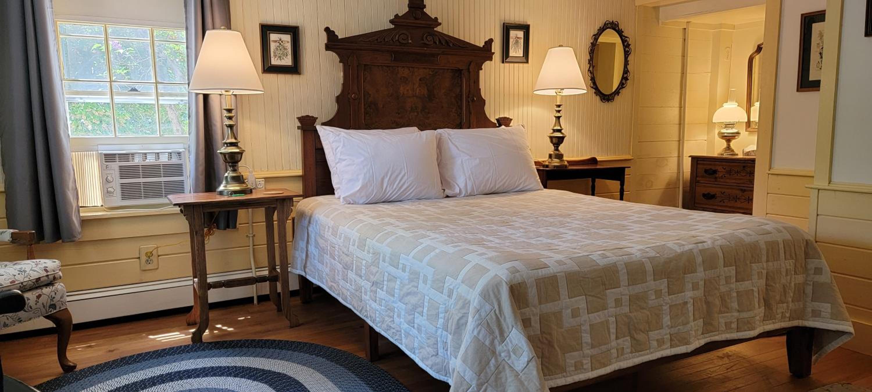 Queen Room