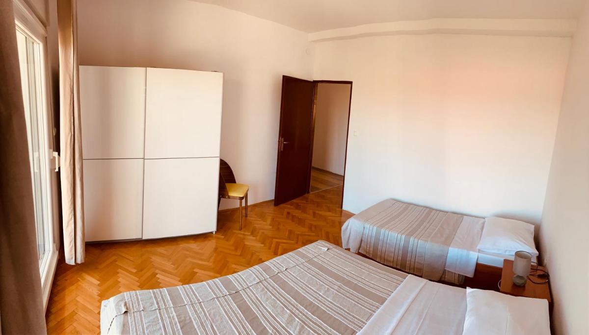 Three-Bedroom Apartment photo 2