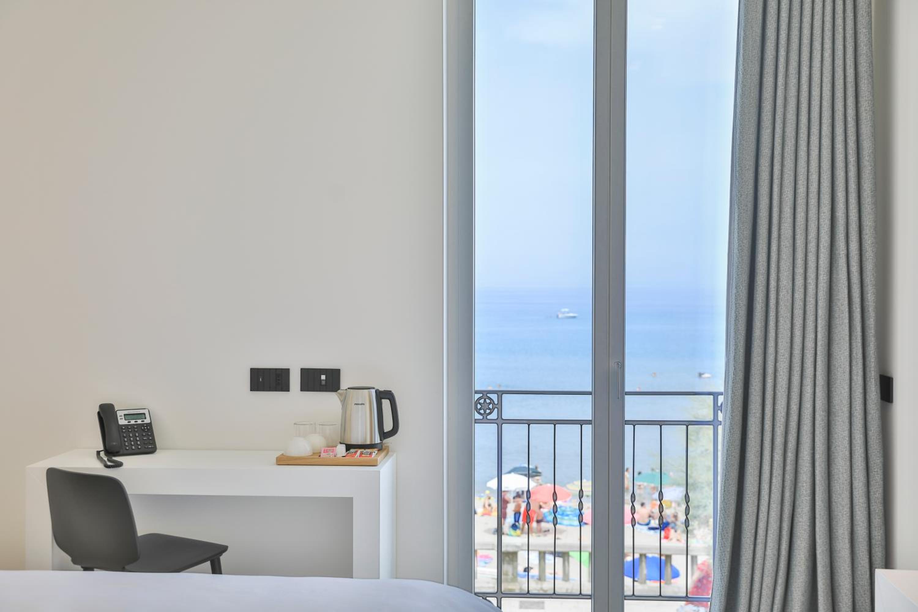 Double Room with Sea View photo 2