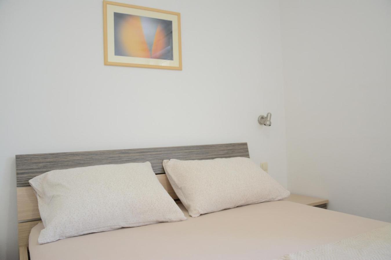 One-Bedroom Apartment - Photo 4