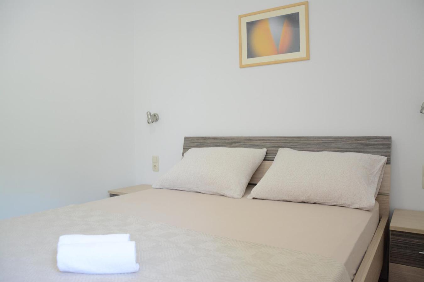 One-Bedroom Apartment - Photo 5