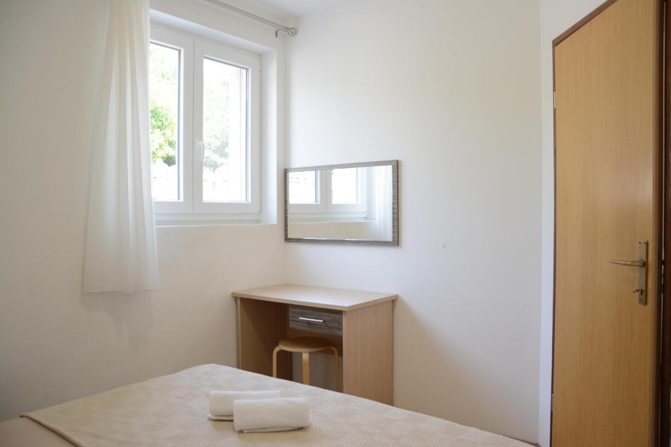 One-Bedroom Apartment - Photo 9