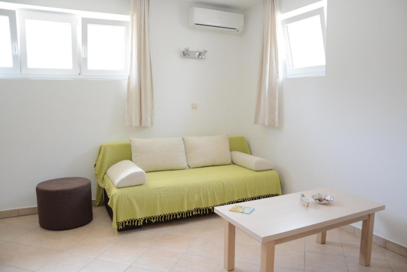 One-Bedroom Apartment - Photo 16