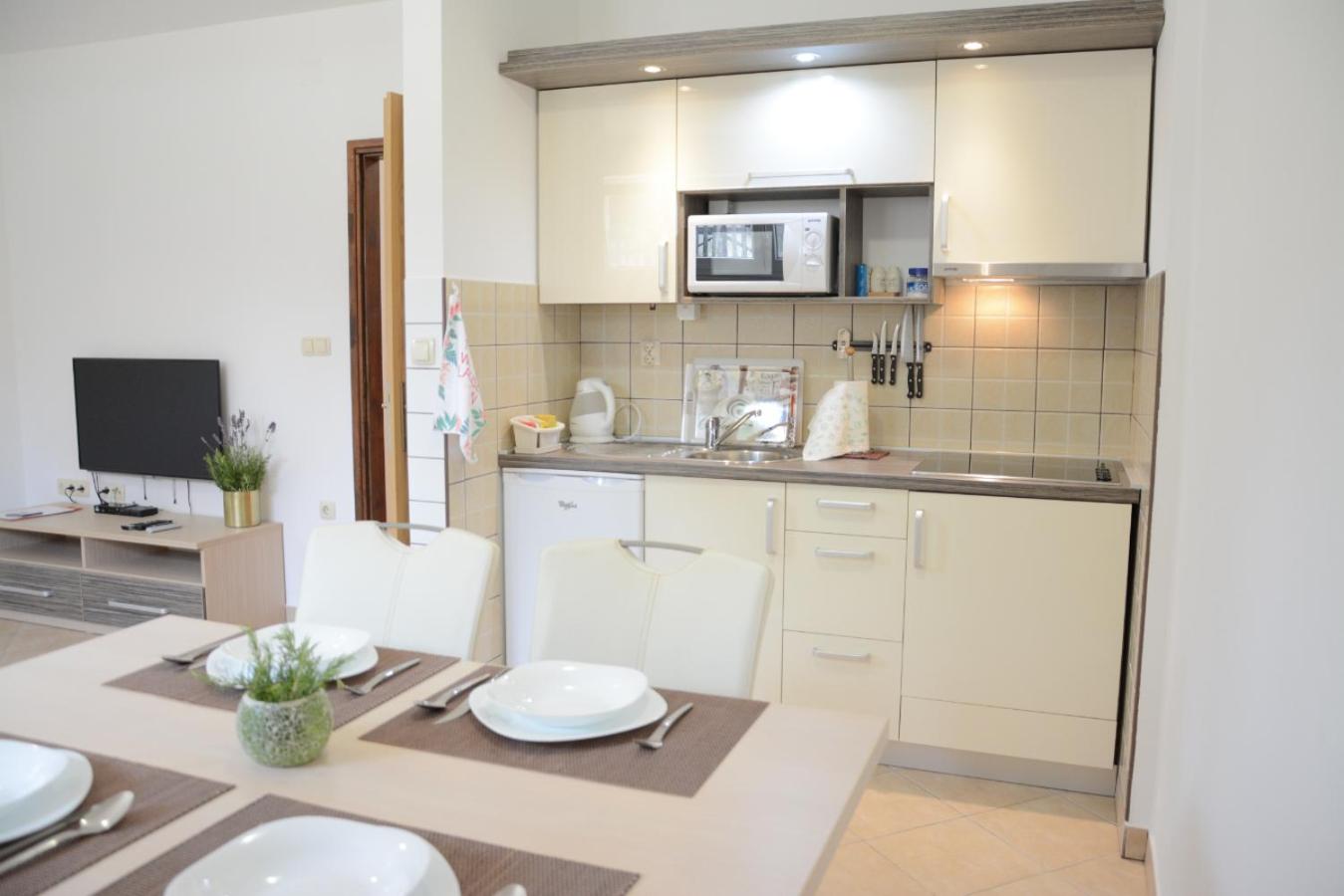 One-Bedroom Apartment - Photo 18