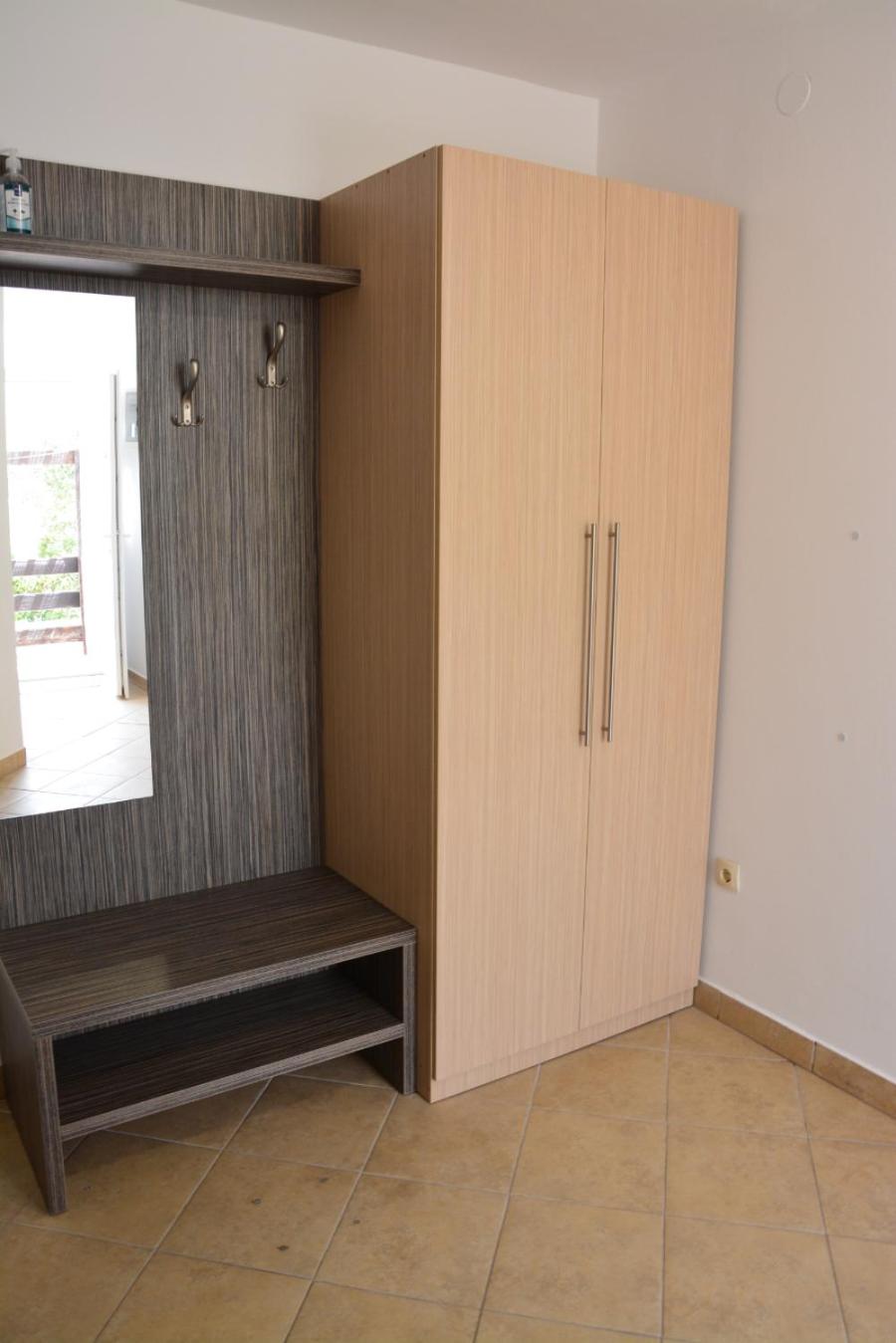 One-Bedroom Apartment - Photo 1