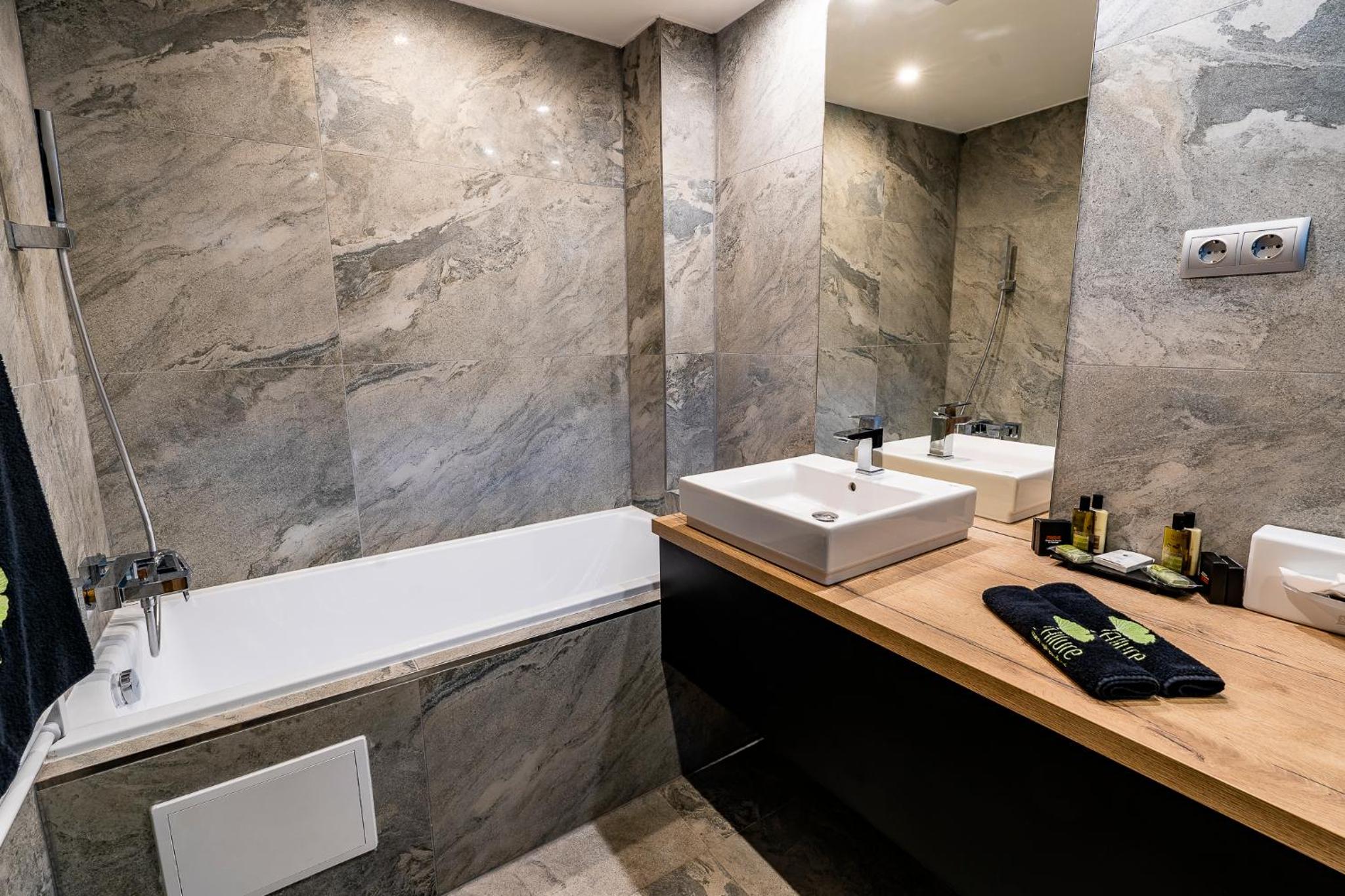 Two-Bedroom Penthouse Suite with Terrace photo 2