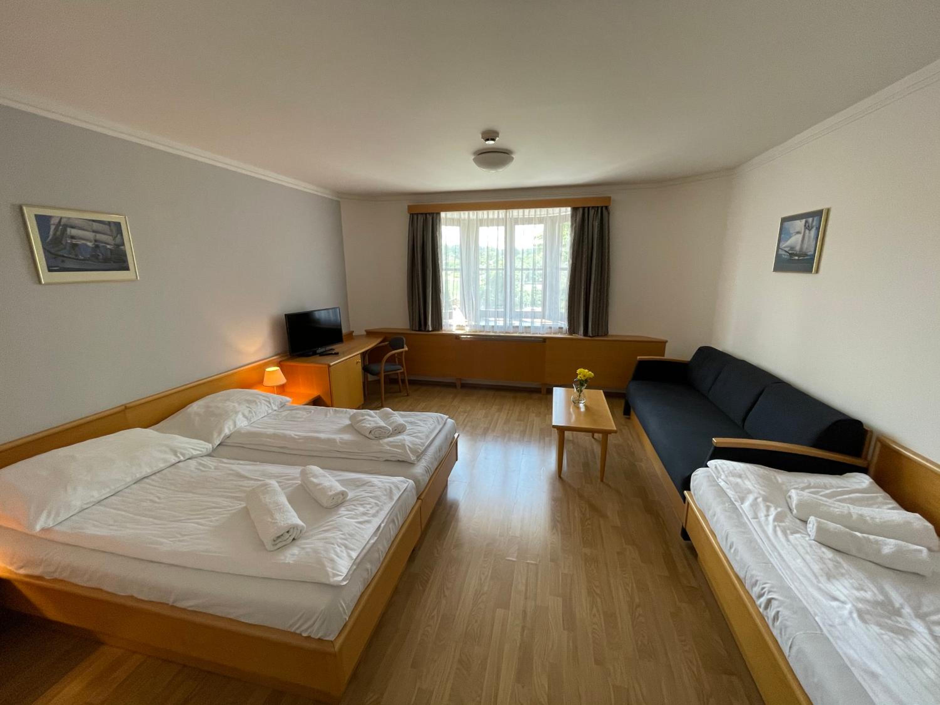 Triple Room with Private Bathroom photo 1