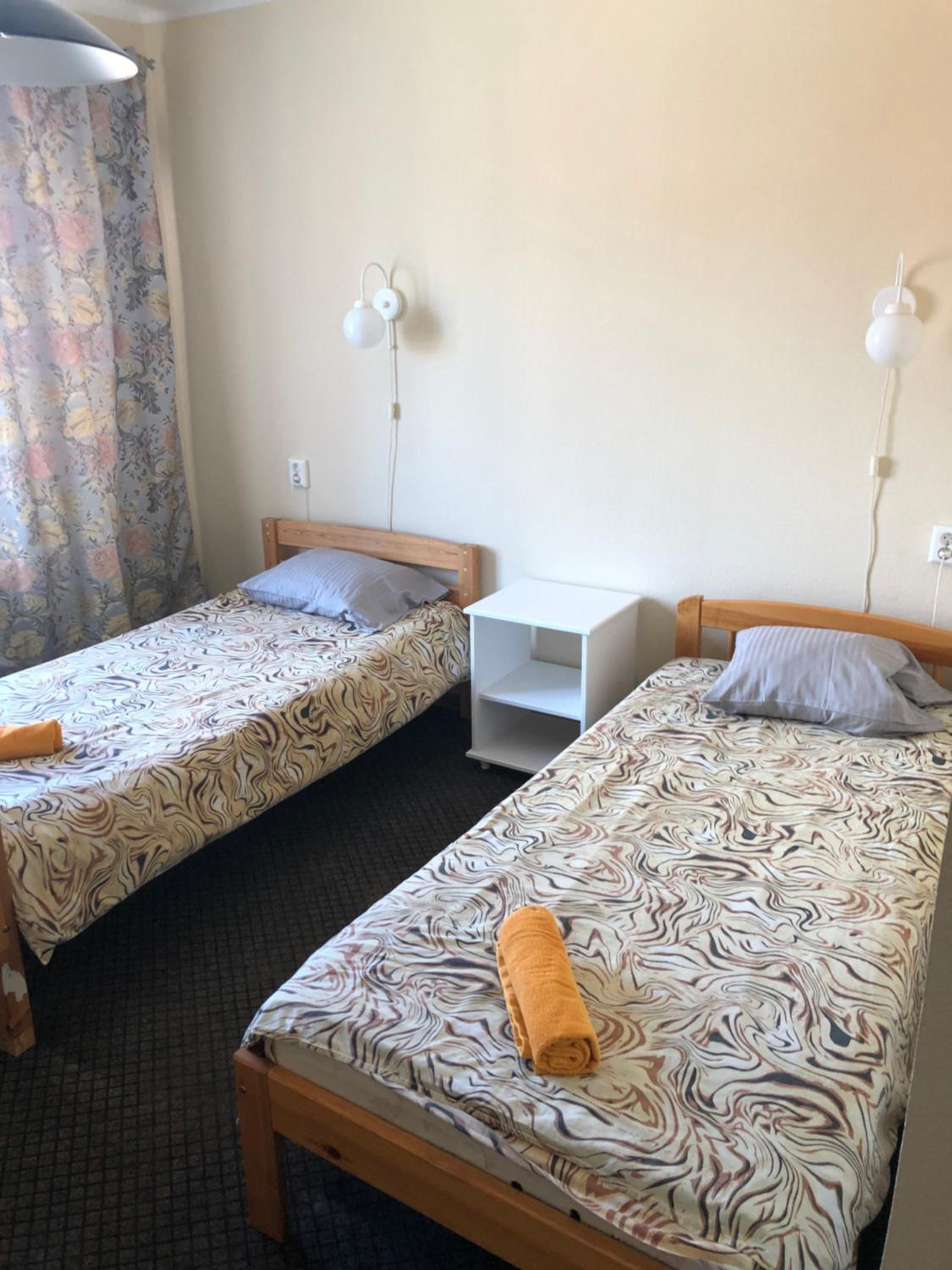 Twin Room - Photo 5