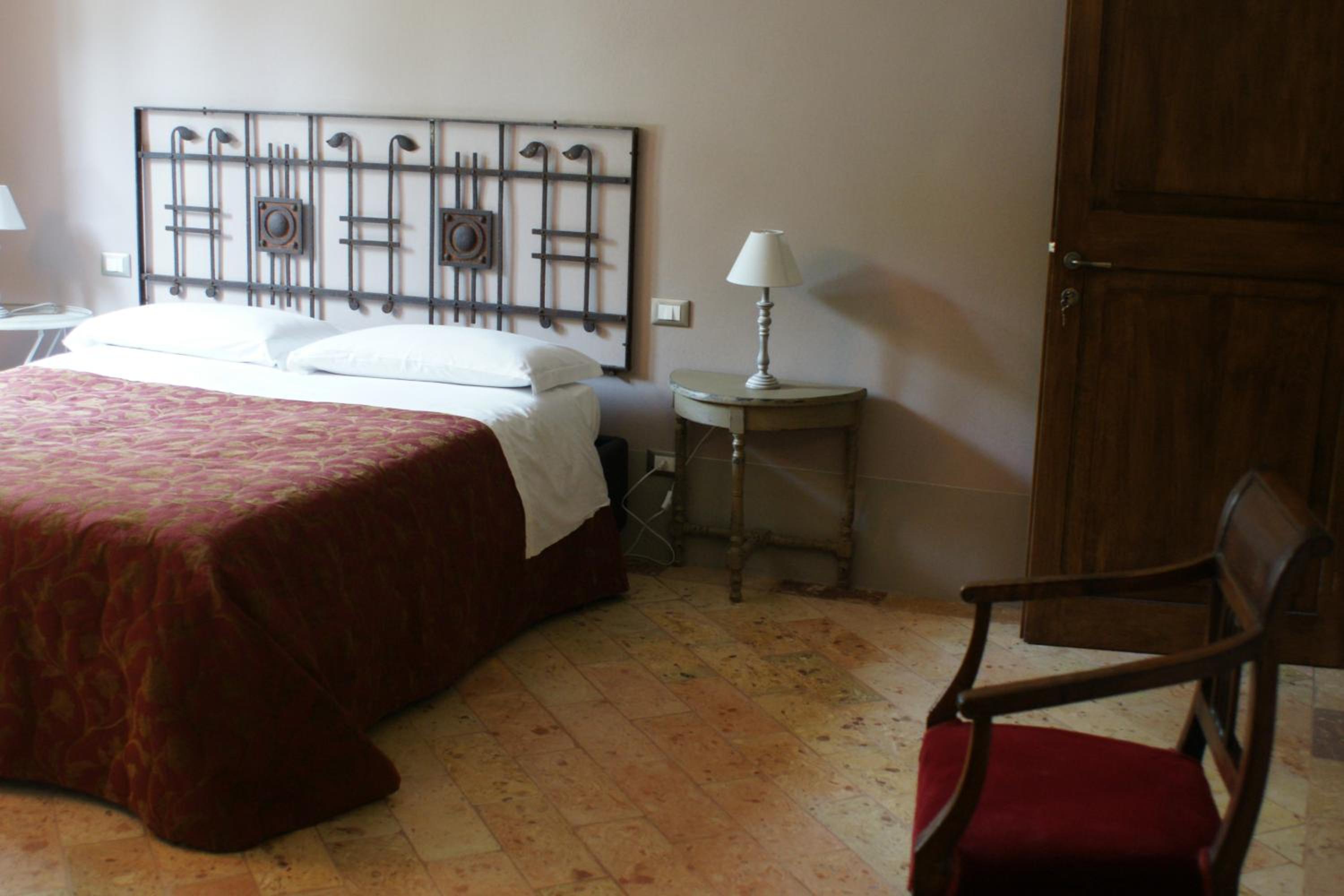 Deluxe Double Room with Extra Bed - Photo 2