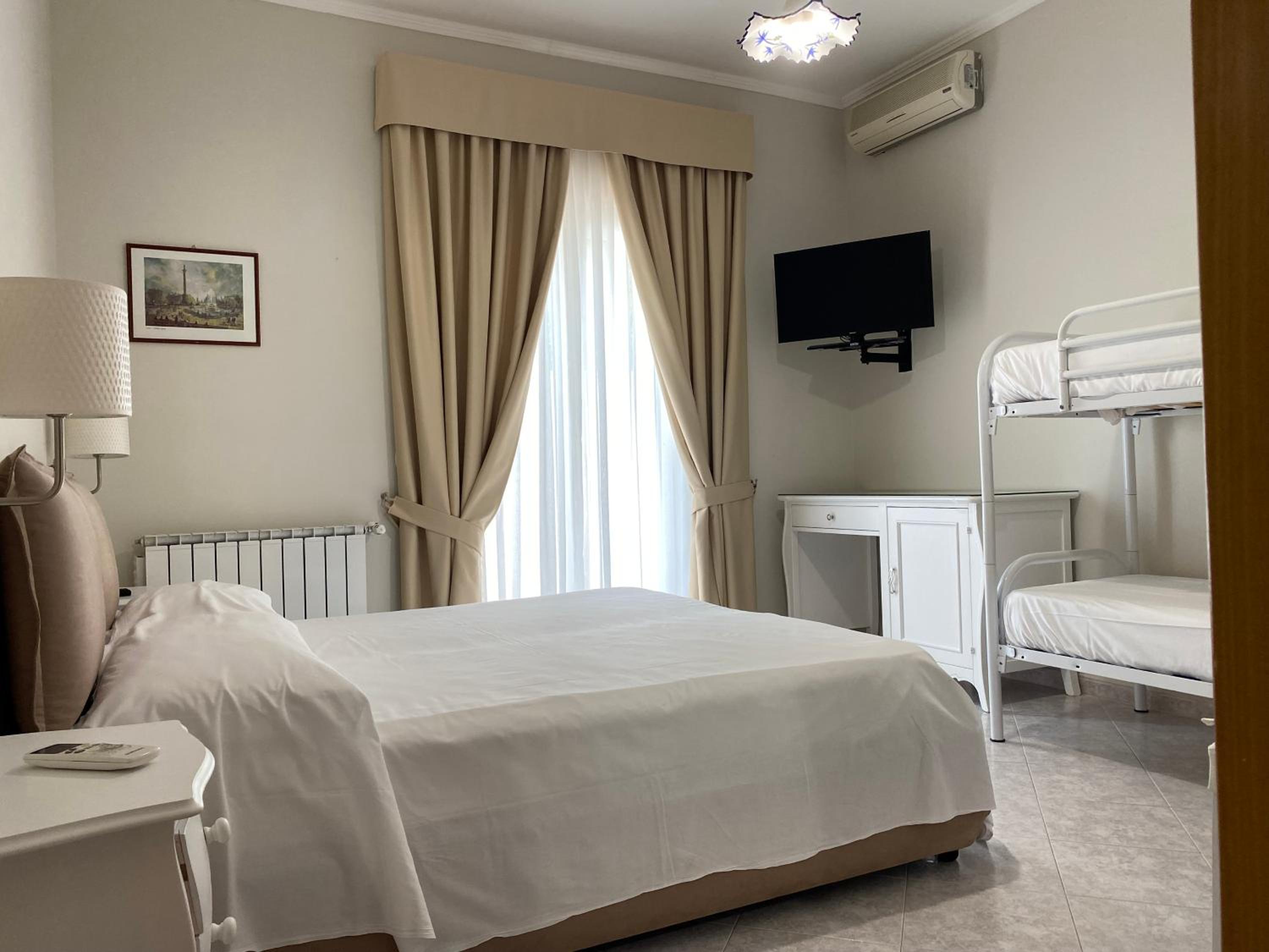 Classic Quadruple Room
