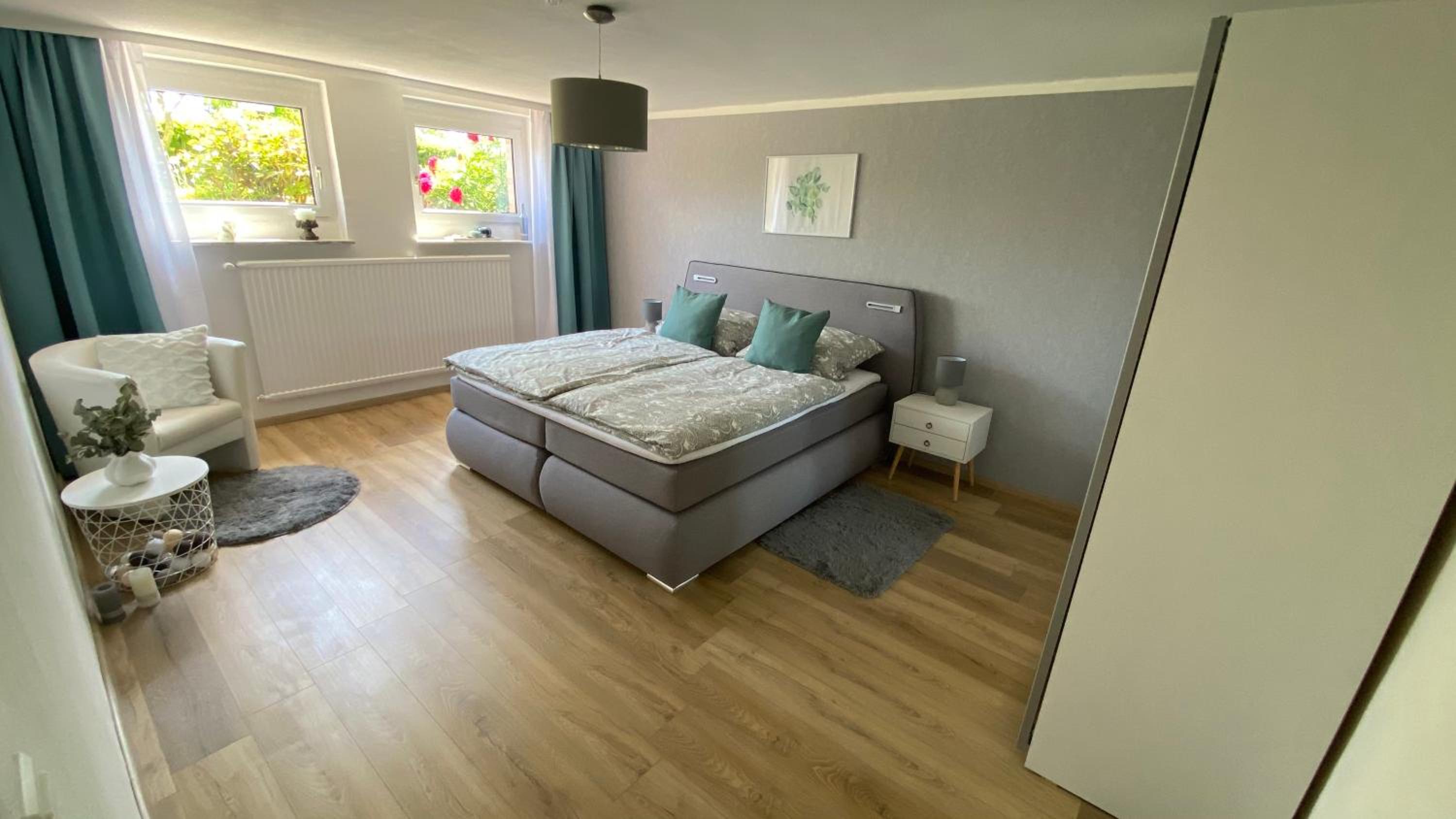 One-Bedroom Apartment - Photo 1