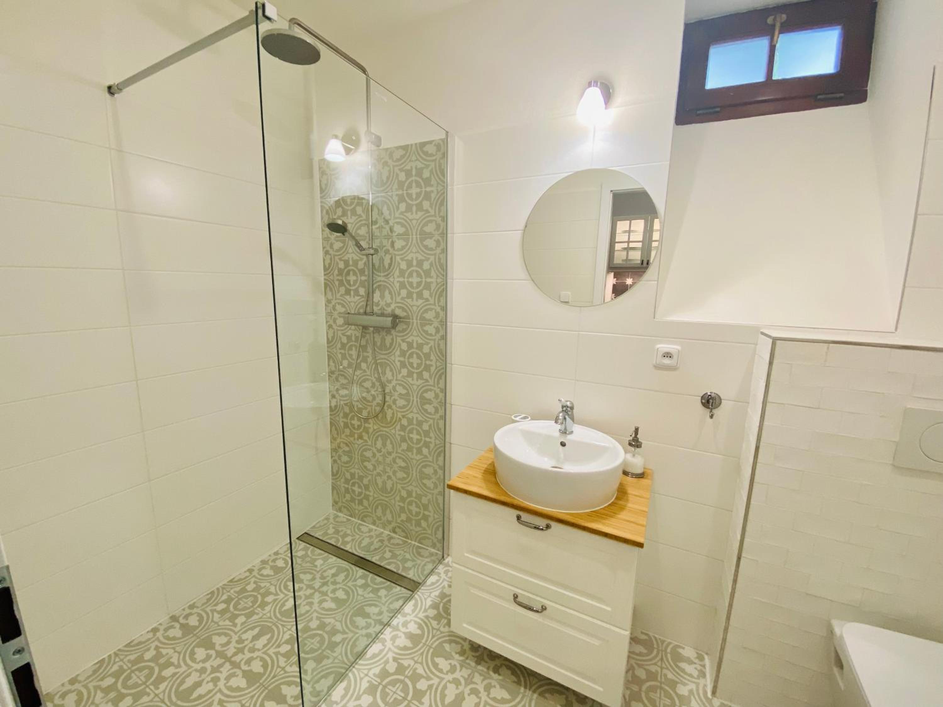 Deluxe King Room photo 2