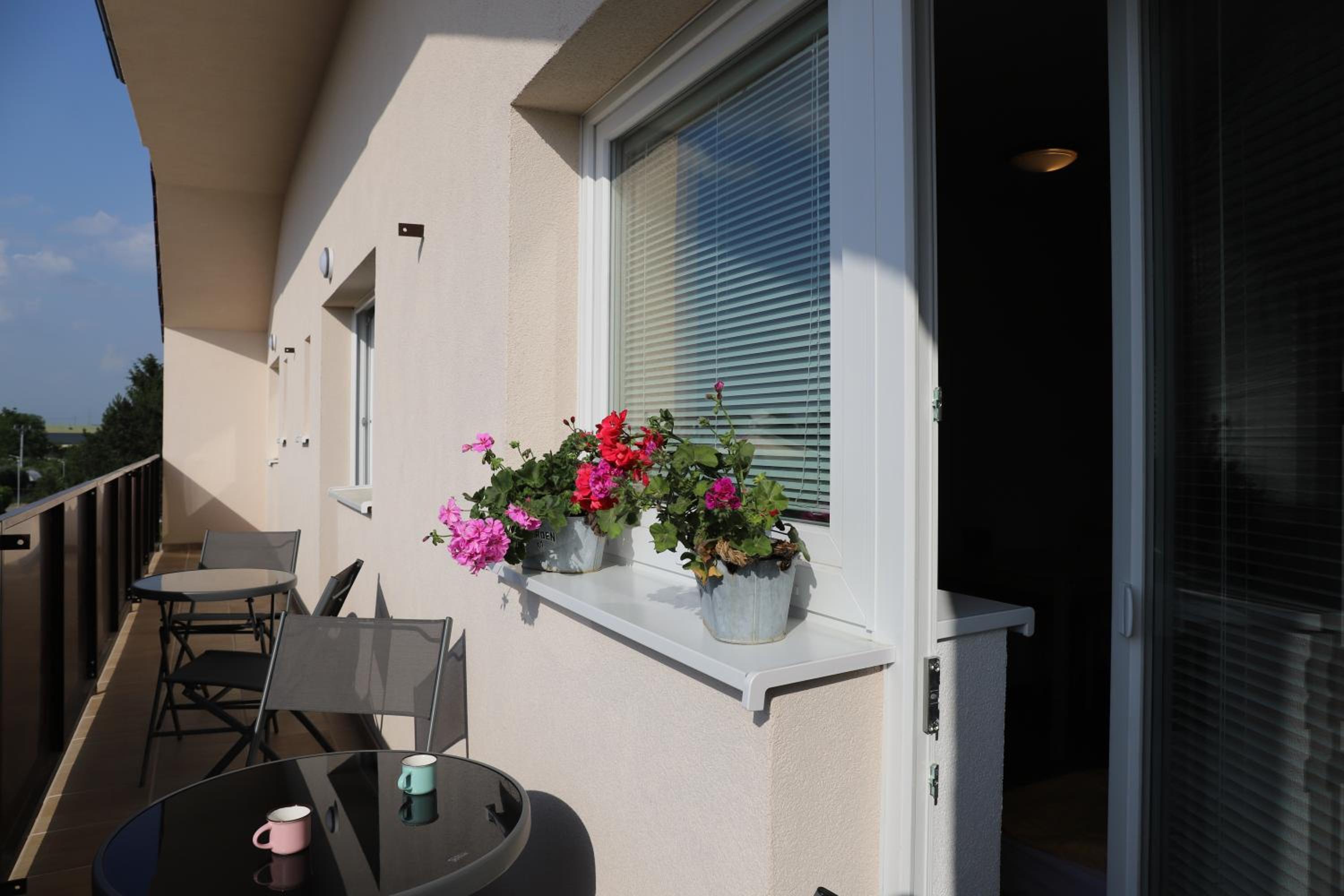 Deluxe Double Room with Bath - Photo 85