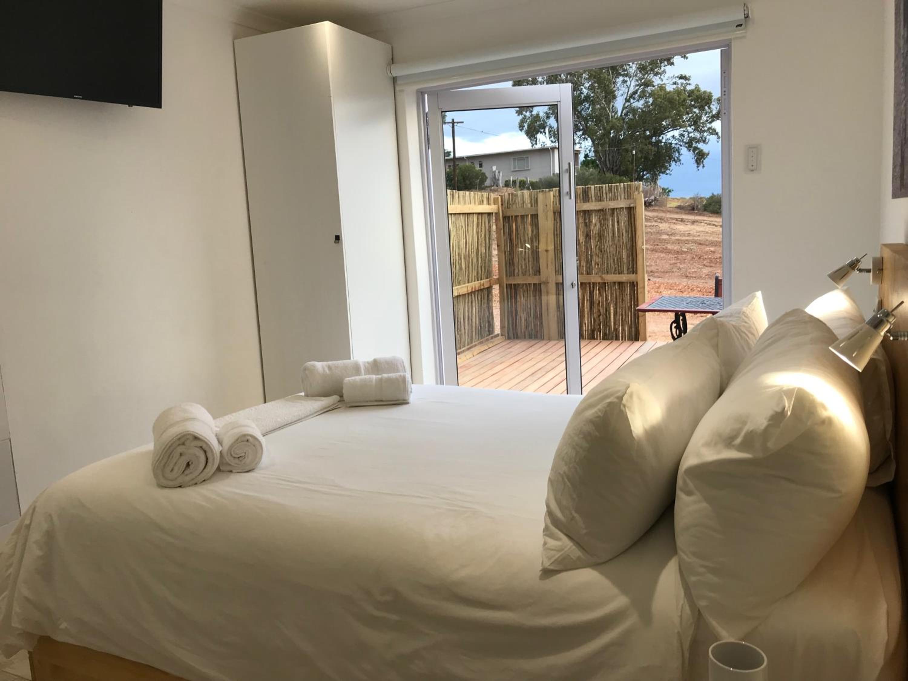 Standard Double Room - Photo 9