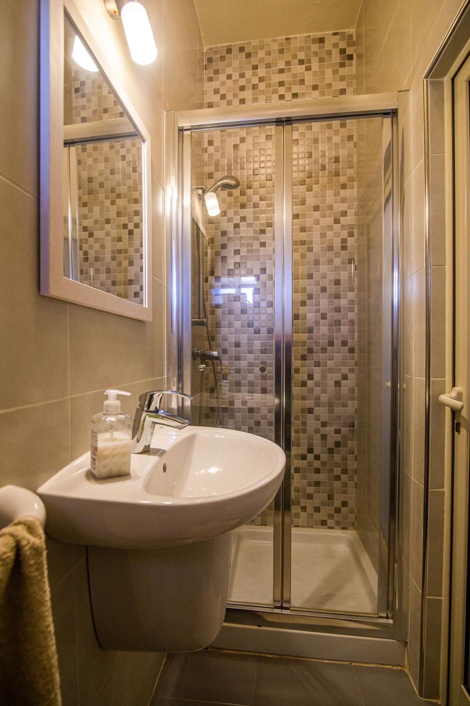 Double Room with Private External Bathroom photo 3