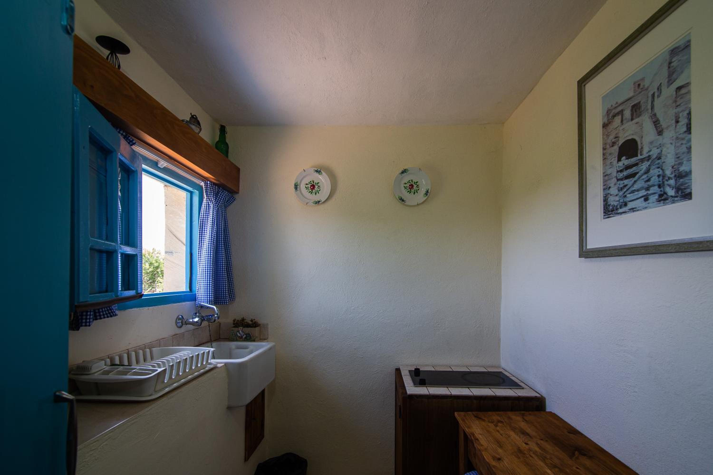 Deluxe Double Room with Private Bathroom photo 3