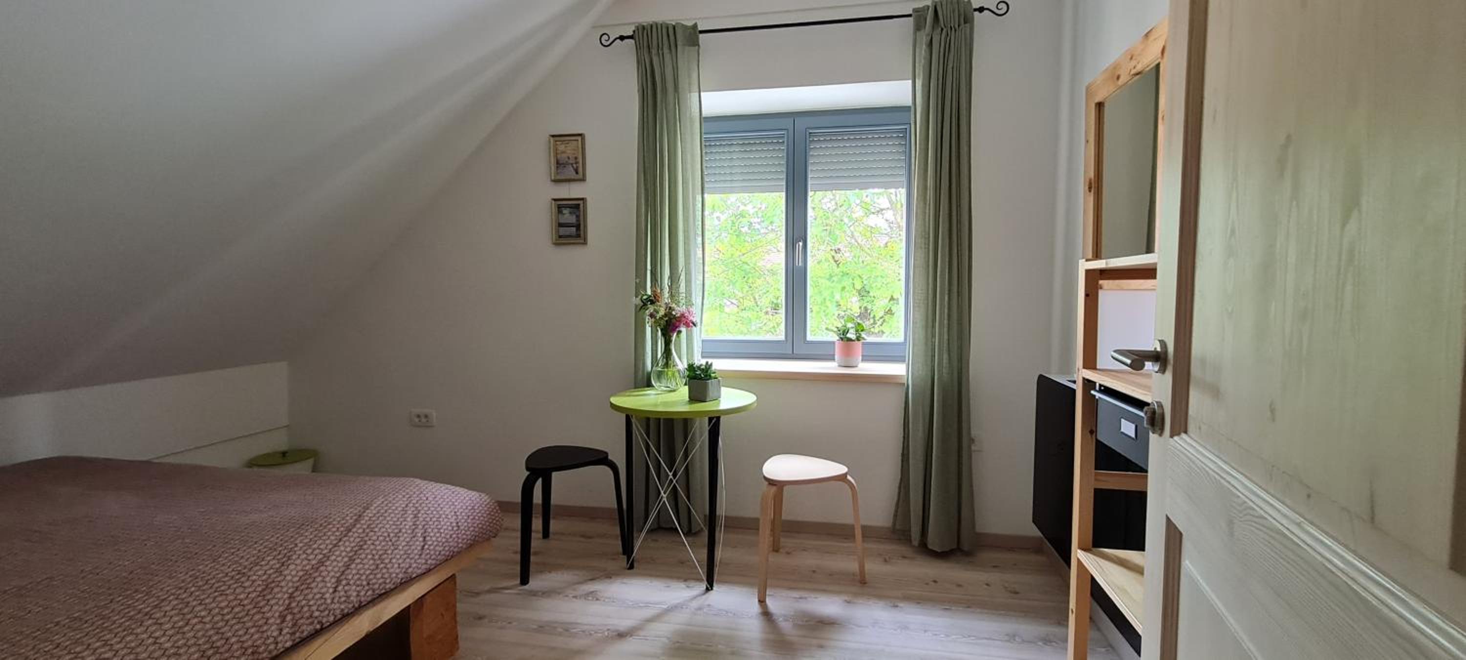 Double or Twin Room with Shared Bathroom photo 1