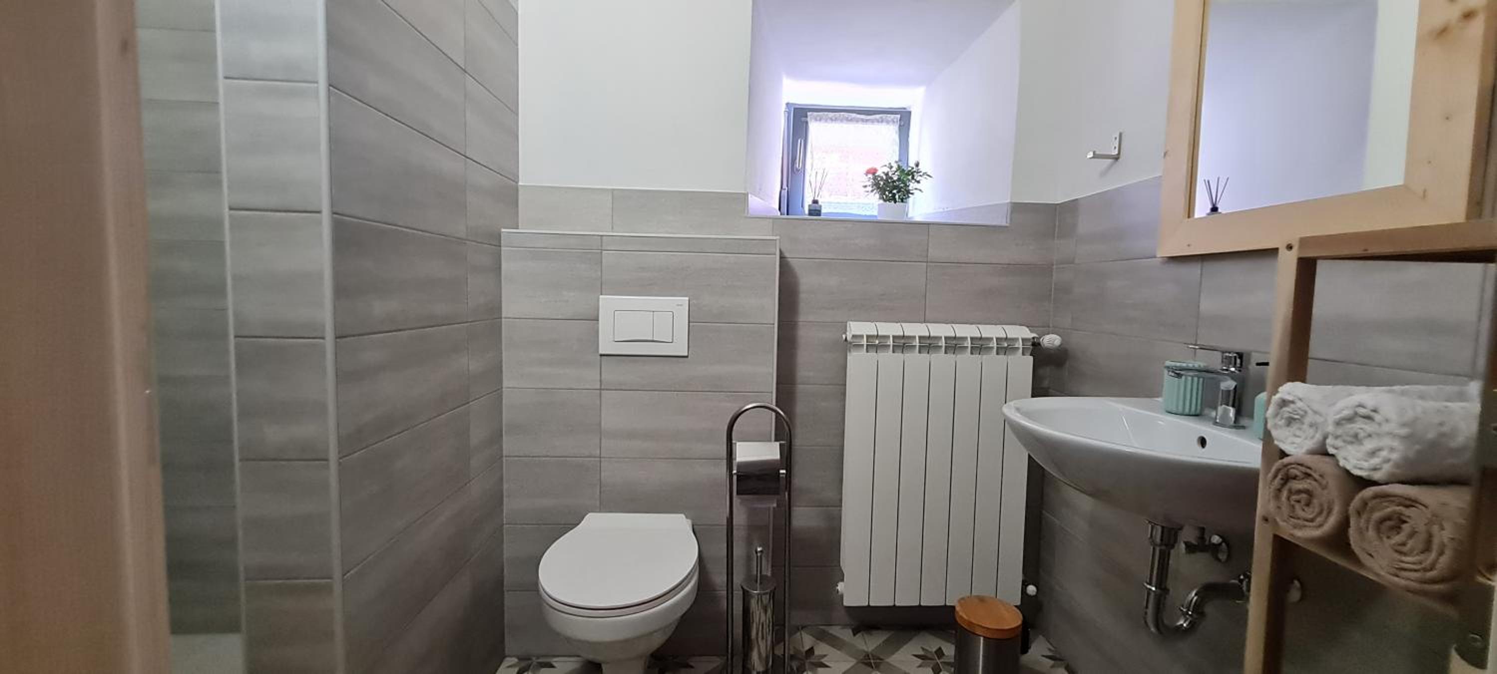 Double or Twin Room with Shared Bathroom photo 2