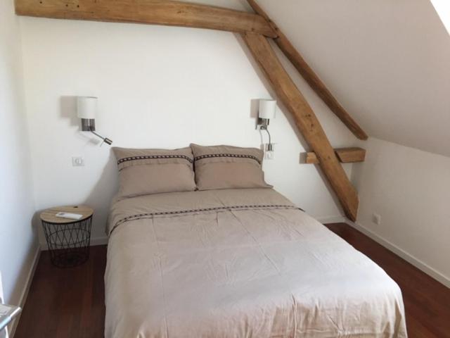 Double Room with Pool View - Photo 2