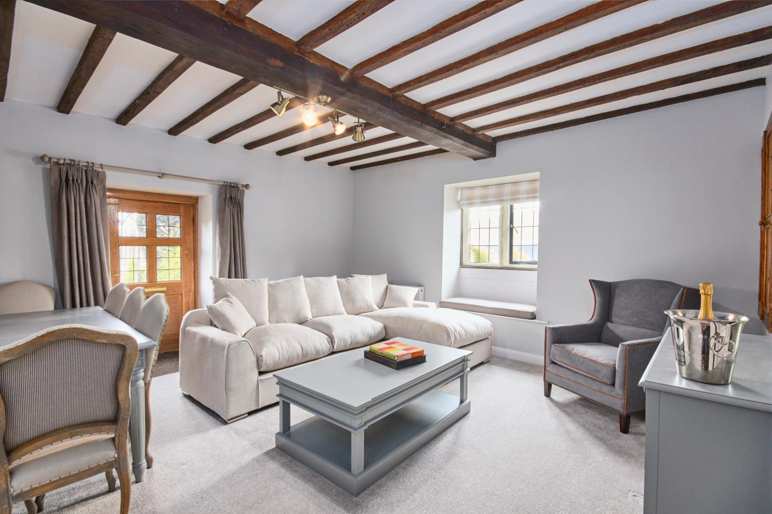 Four-Bedroom House photo 1