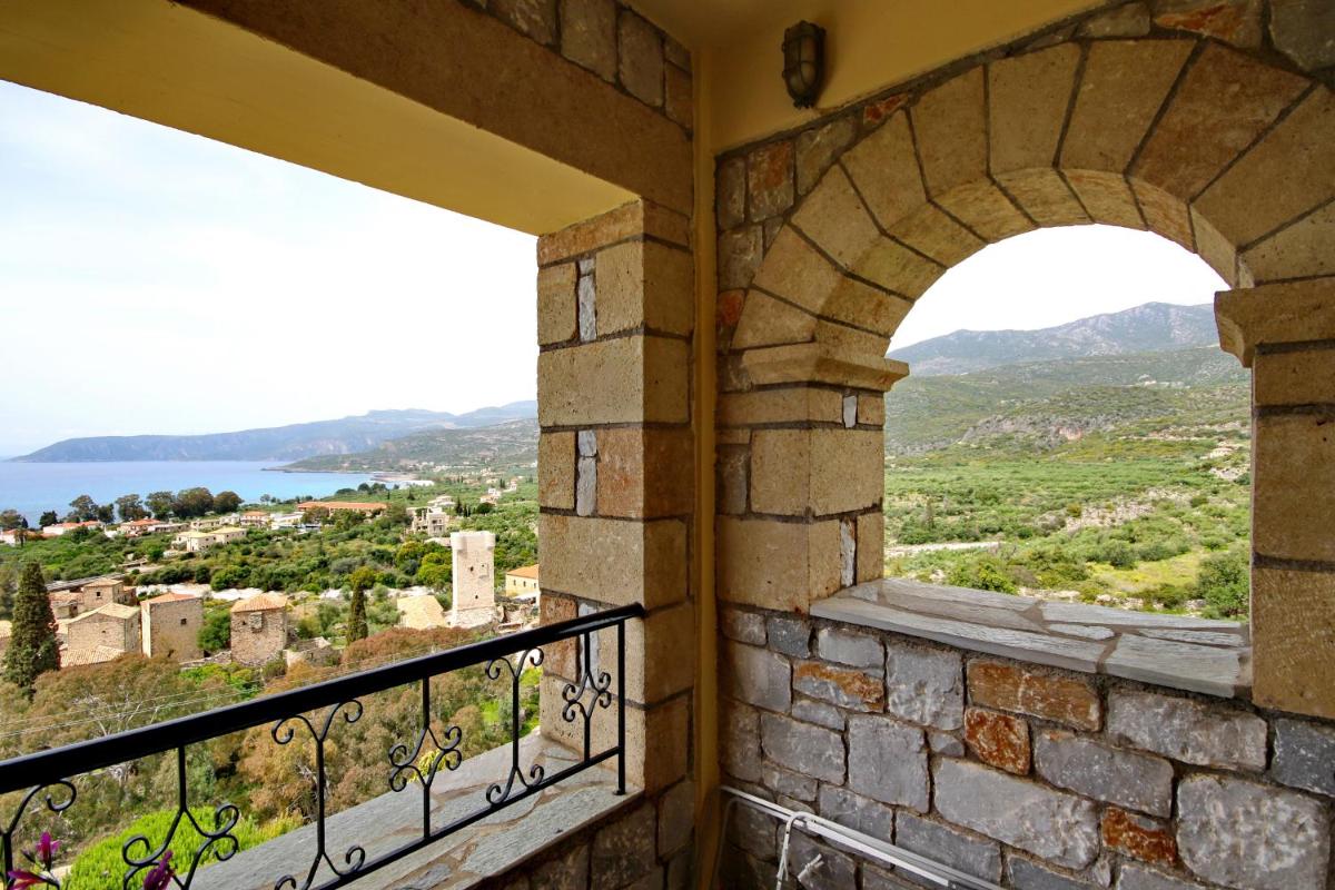 Studio (2 Adults) with Sea View photo 3