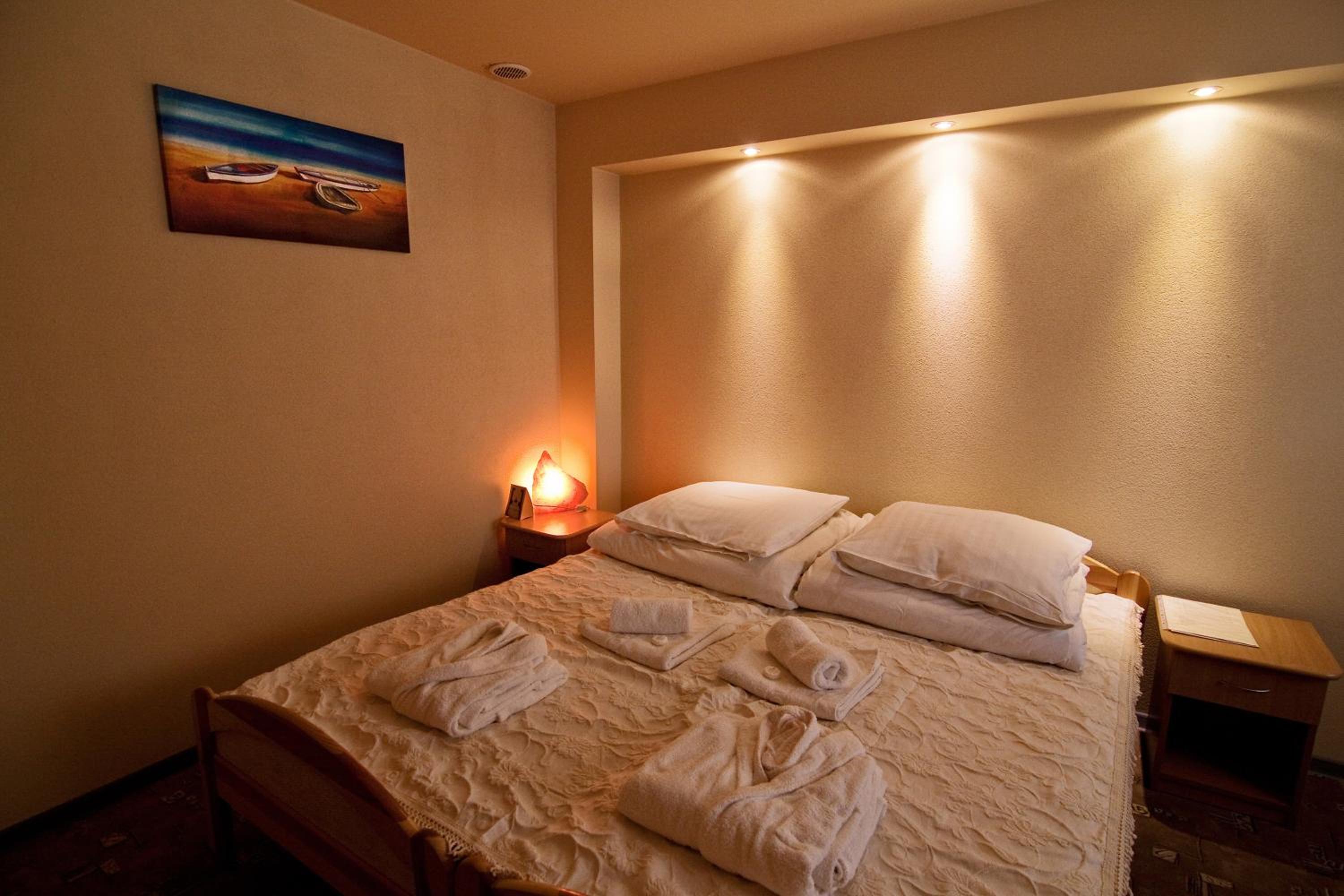Standard Double or Twin Room photo 1