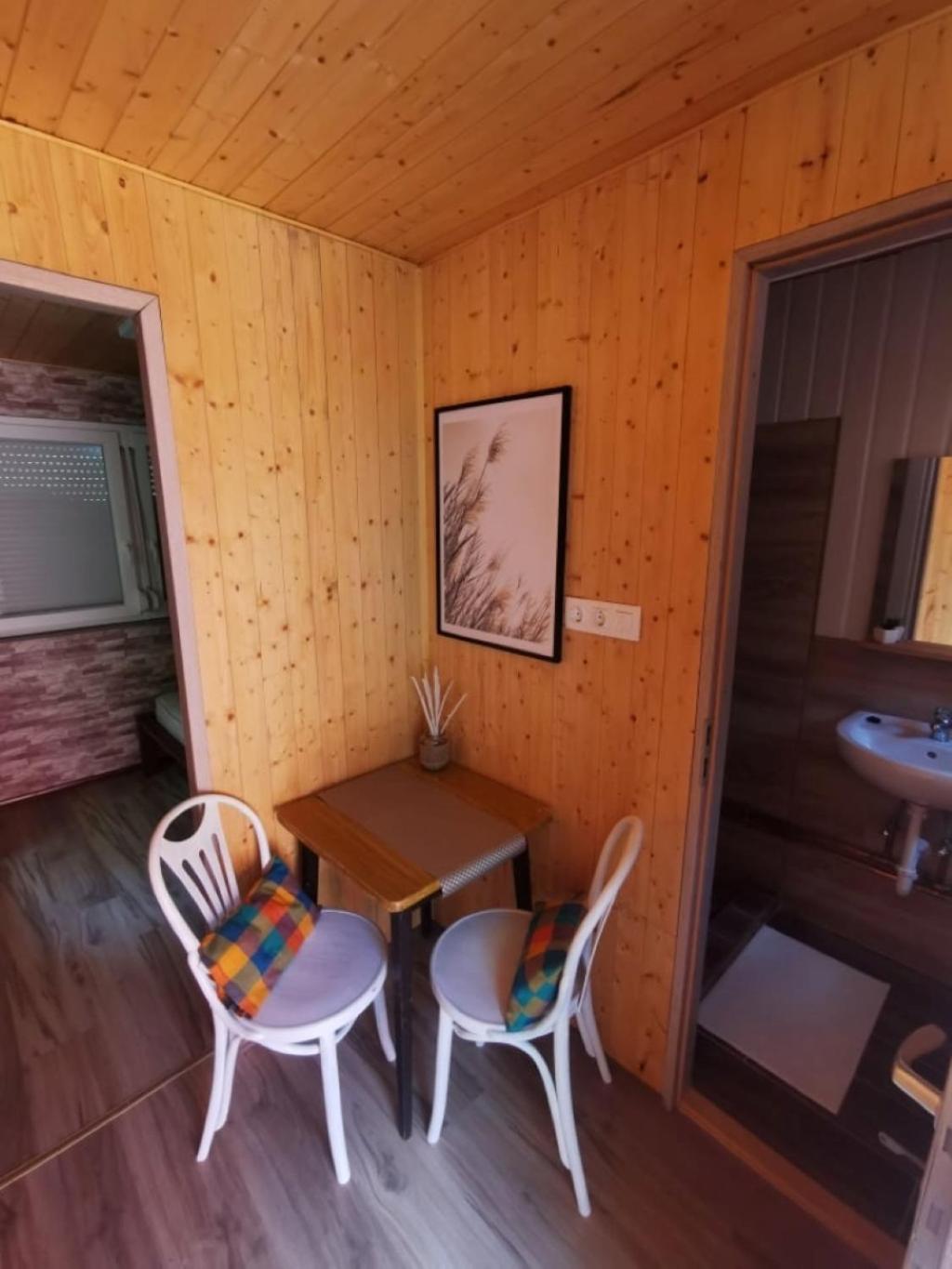 One-Bedroom Apartment - Photo 9