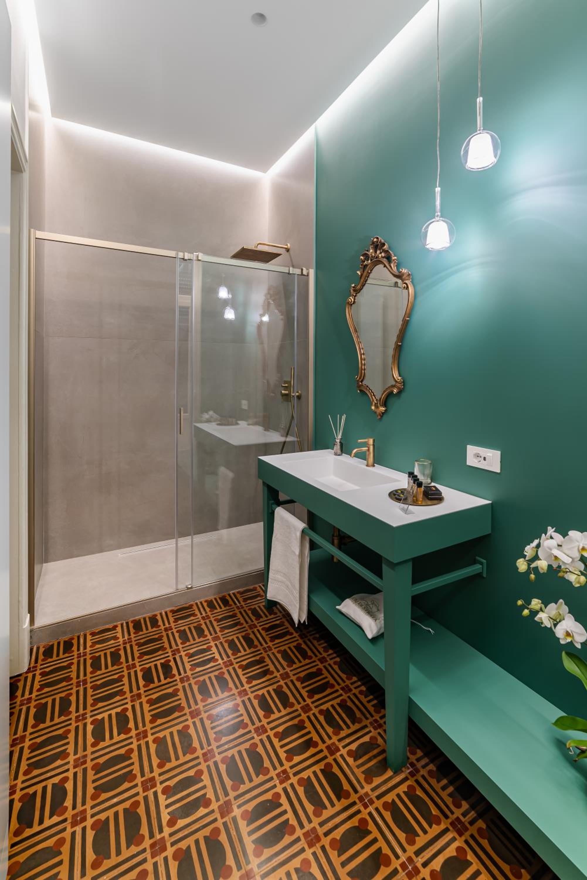 Double or Twin Room with Balcony - Photo 4