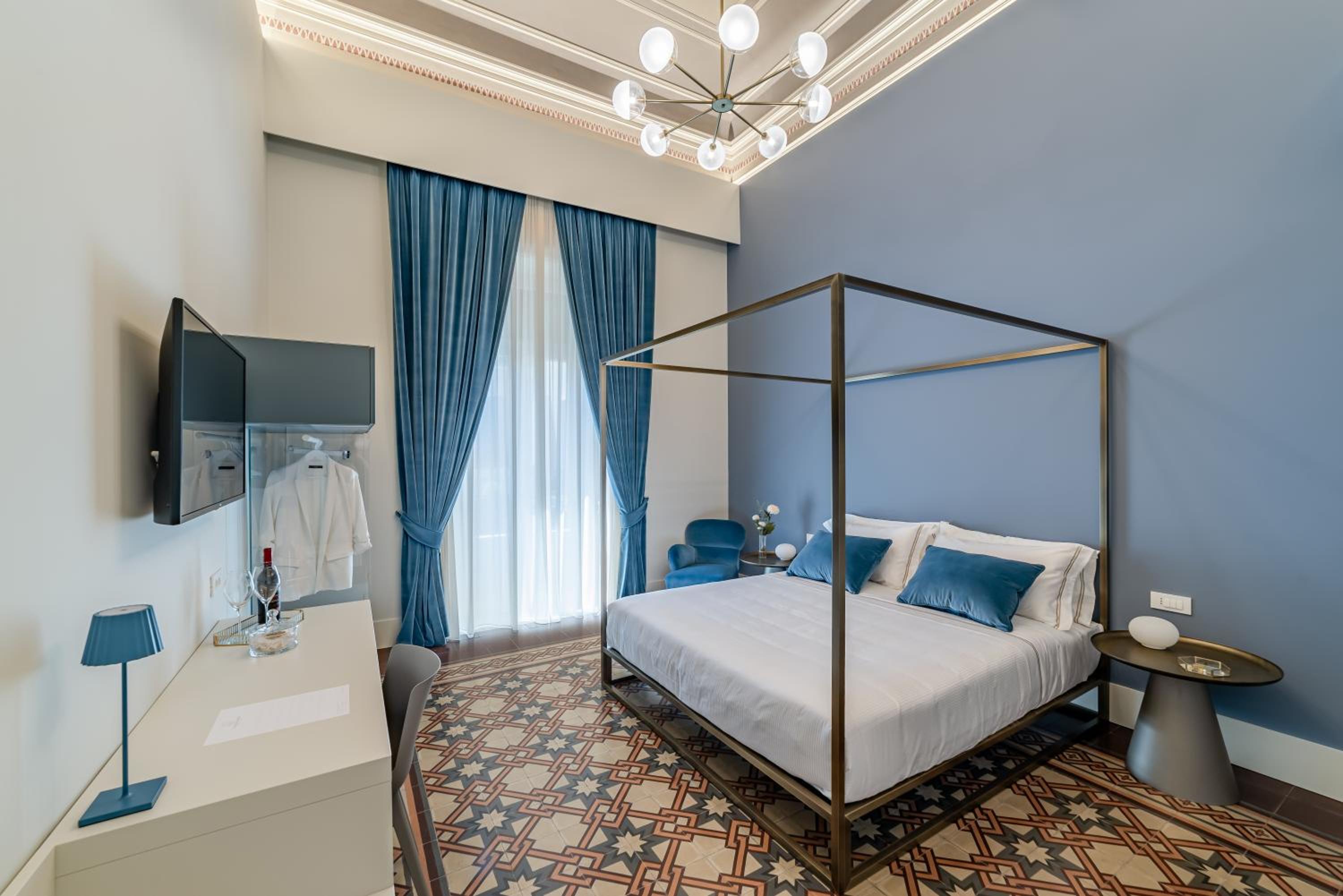 Deluxe Double Room with Balcony - Photo 1