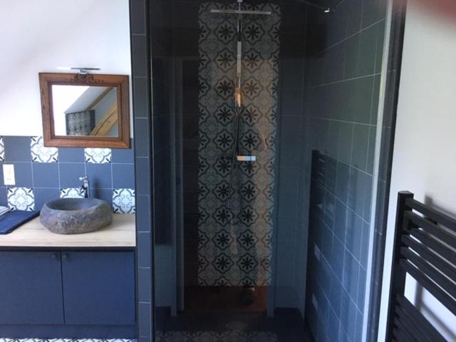 Double Room with Pool View - Photo 1
