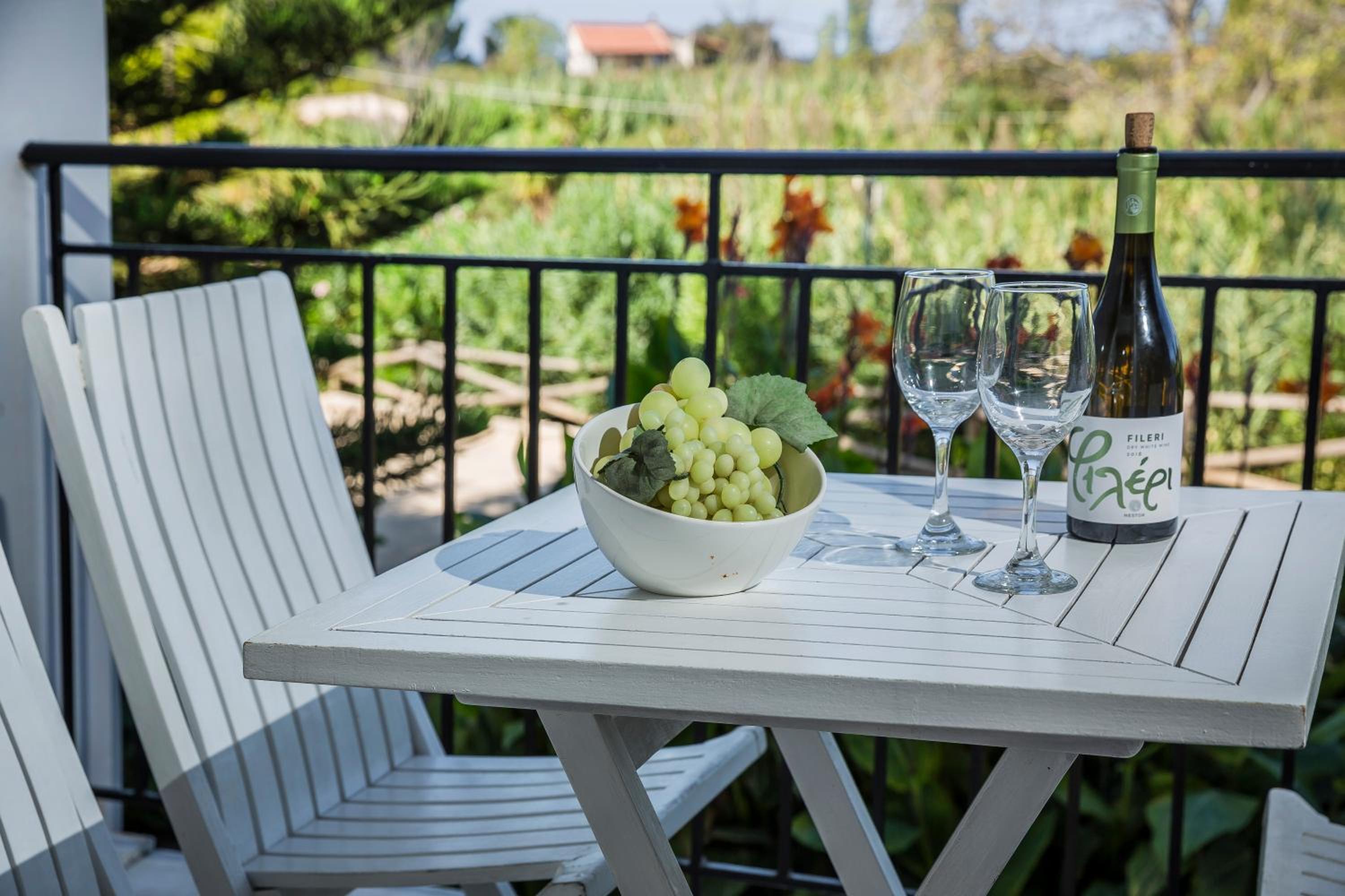 Junior Suite with Garden View - Photo 3