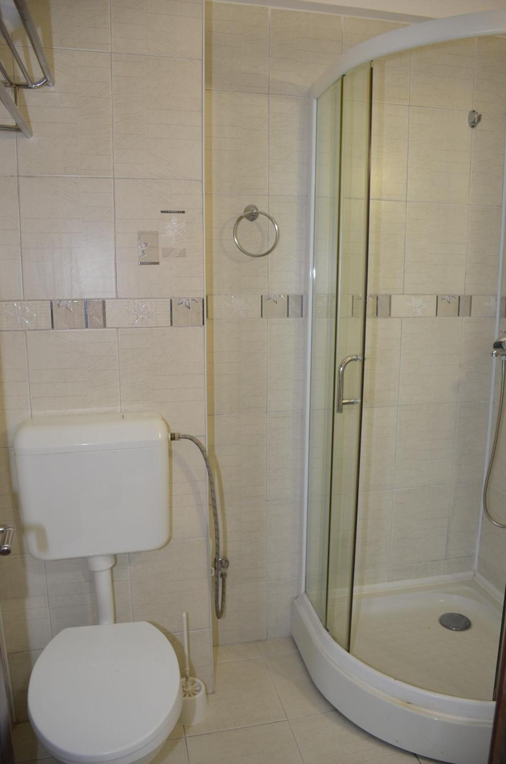 Standard Double or Twin Room - Photo 7
