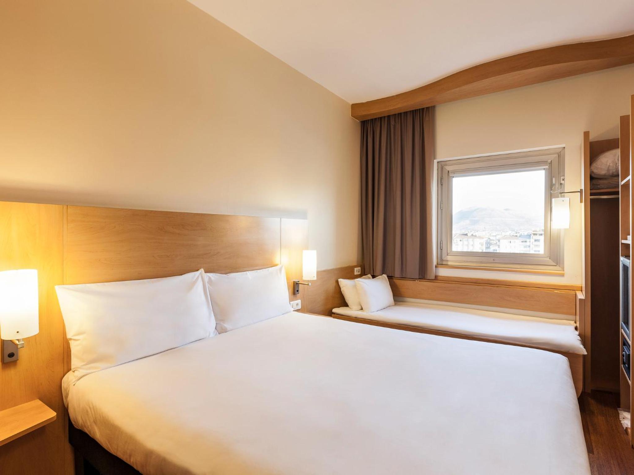 Double Room with Extra Bed - Photo 2