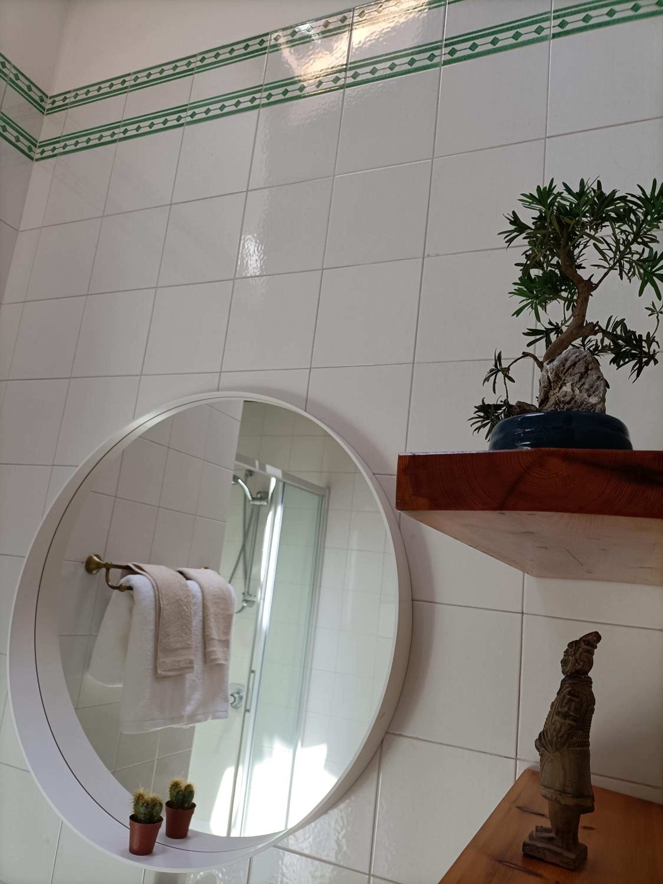 Deluxe Double Room (2 Adults + 1 Child) photo 3