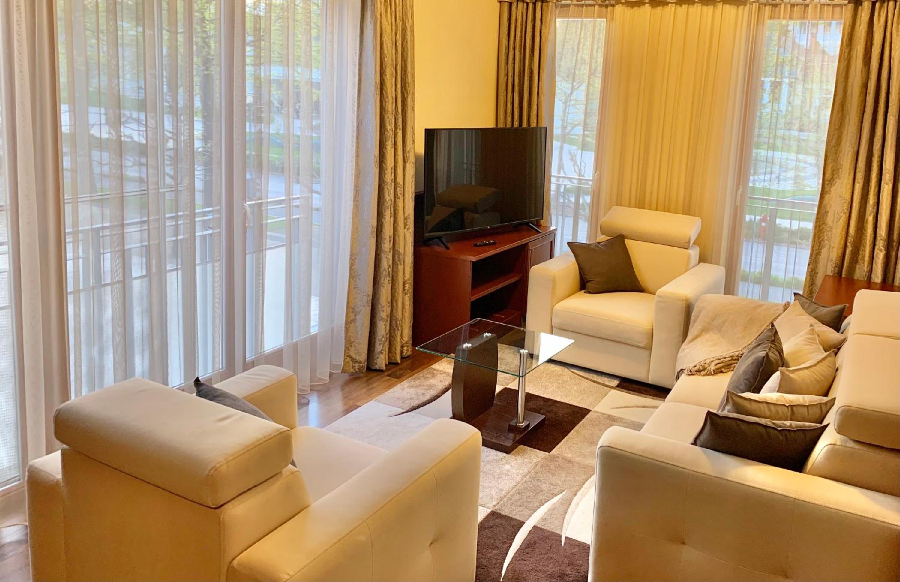 One-Bedroom Apartment - Photo 3