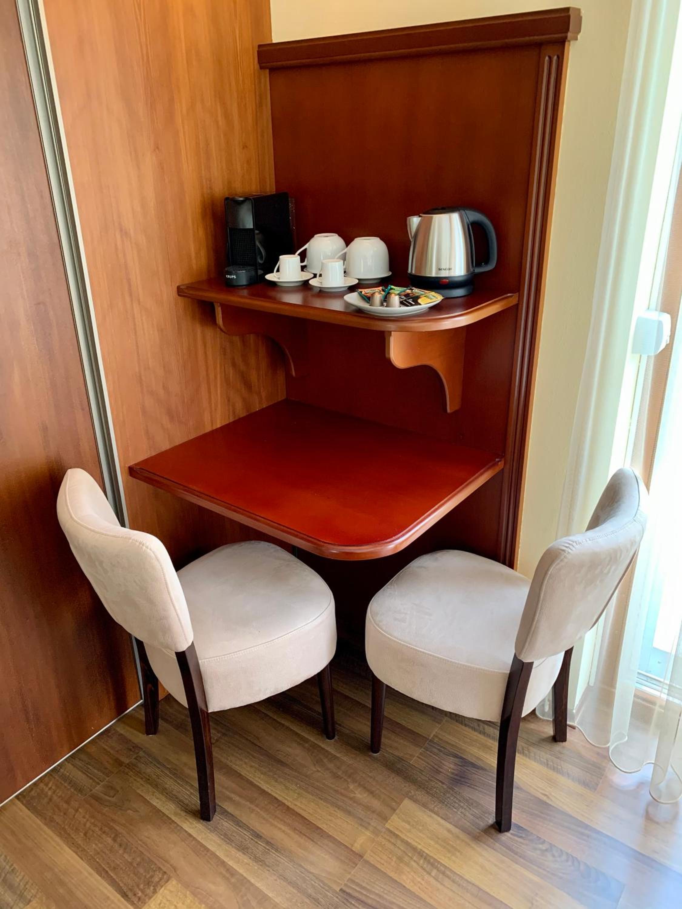 One-Bedroom Apartment - Photo 4