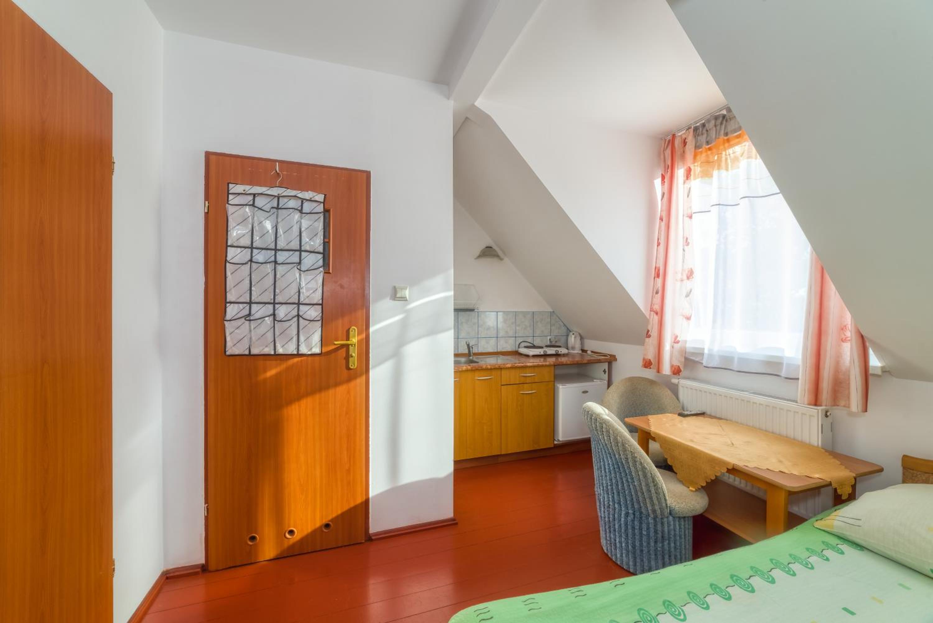 Small Double Room photo 2