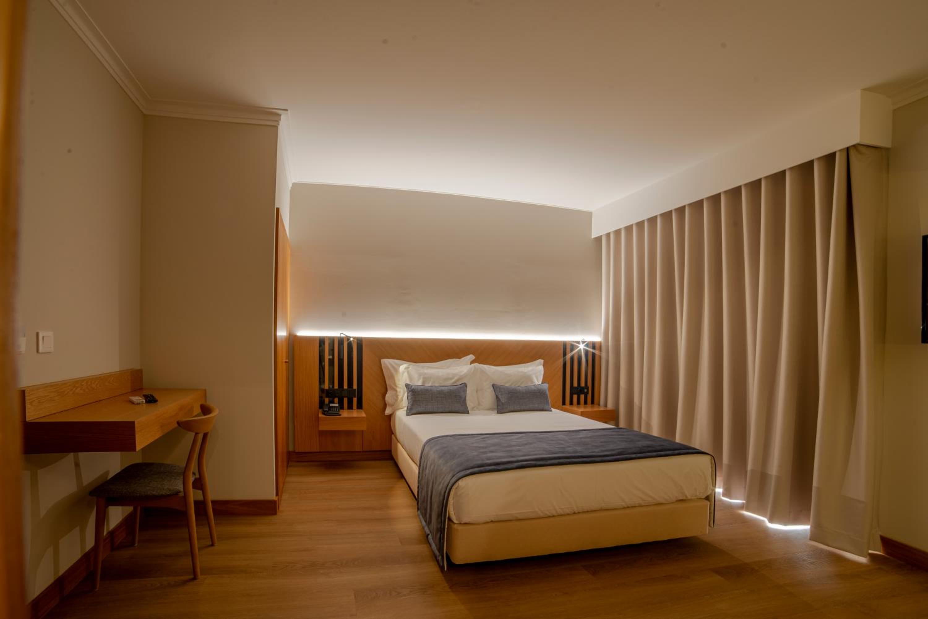 Double Room with Extra Bed (3 Adults) photo 3