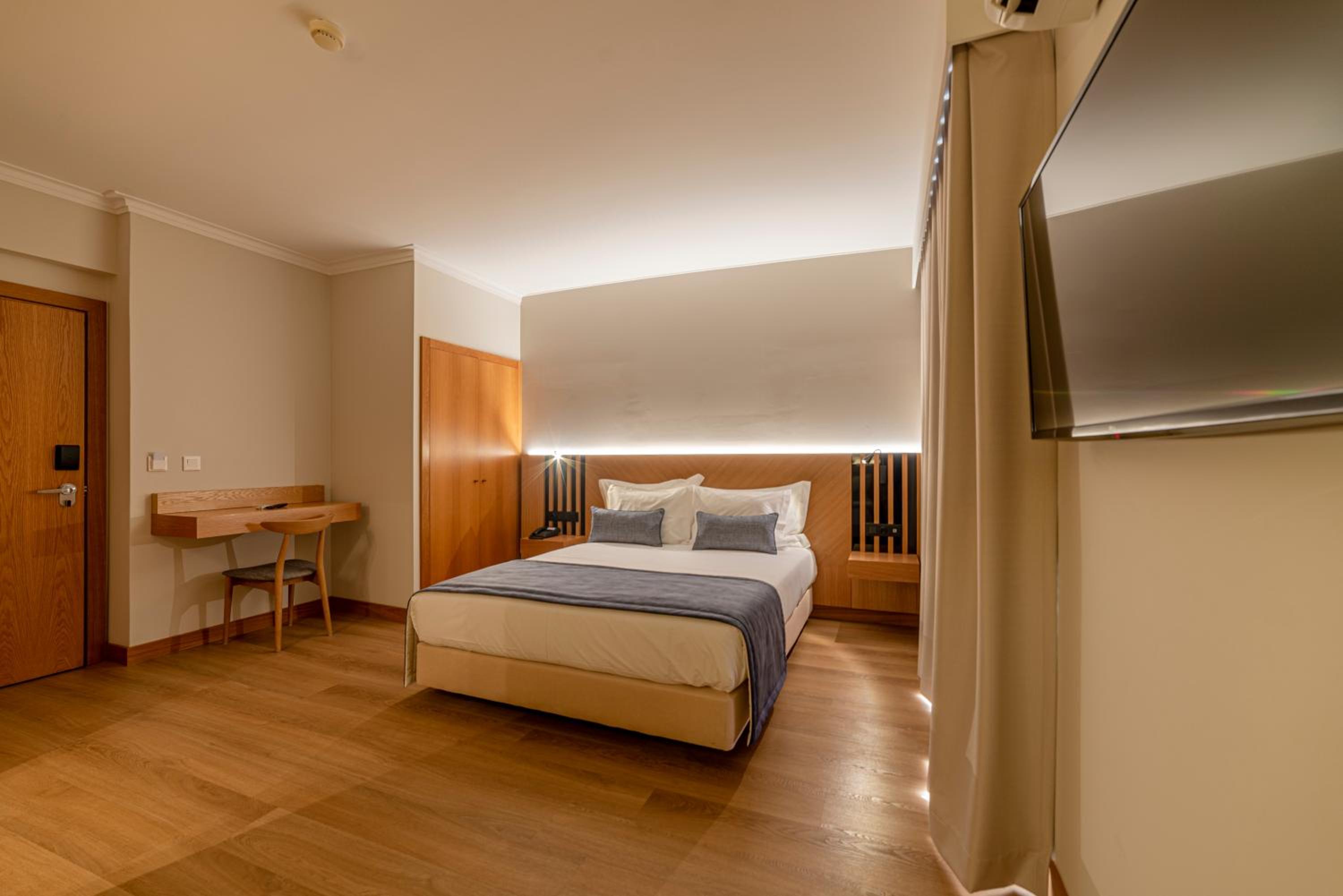 Double Room with Extra Bed (3 Adults)
