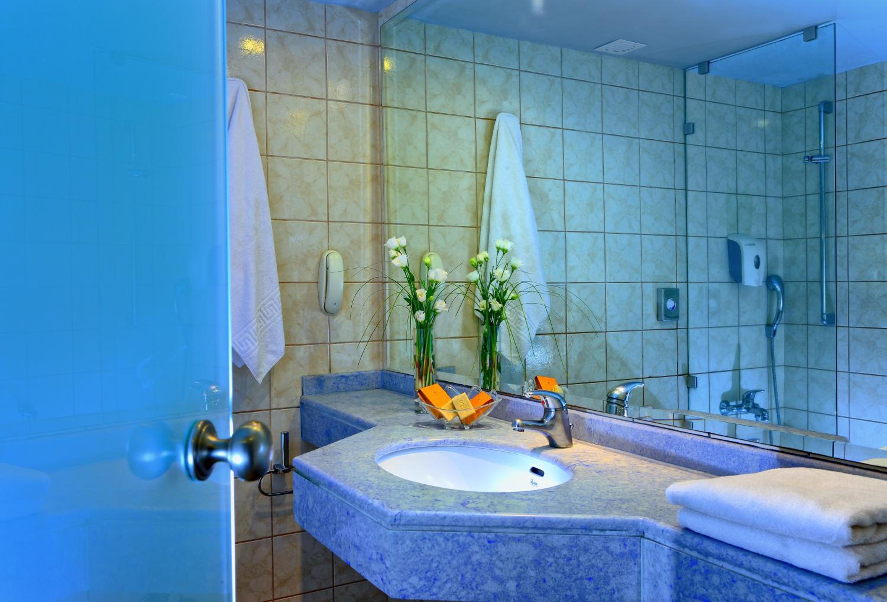Bungalow with Side Sea View photo 2