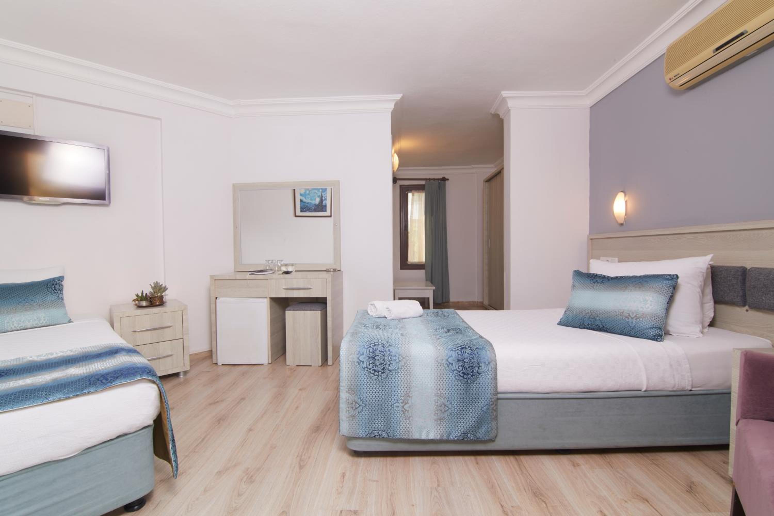 Standard Triple Room - Photo 4
