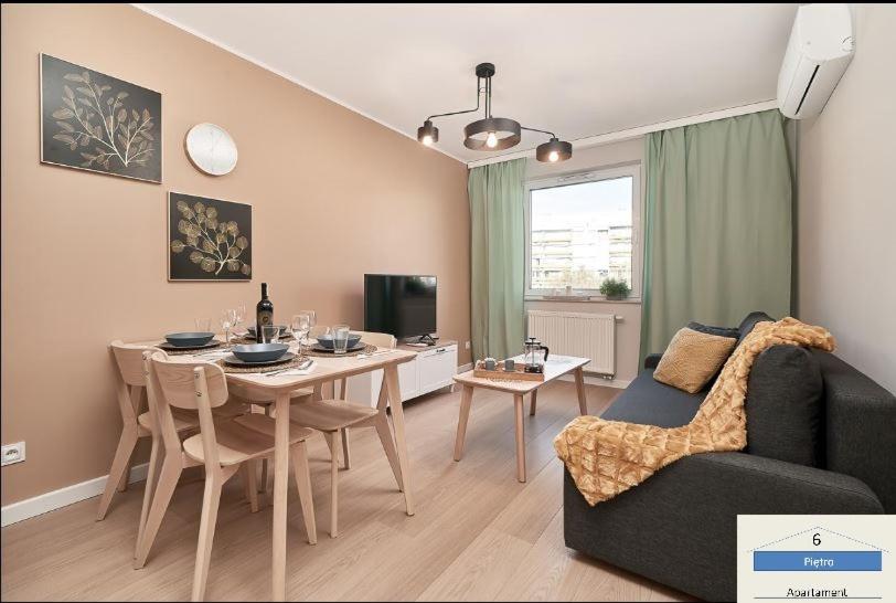 One-Bedroom Apartment - Photo 1