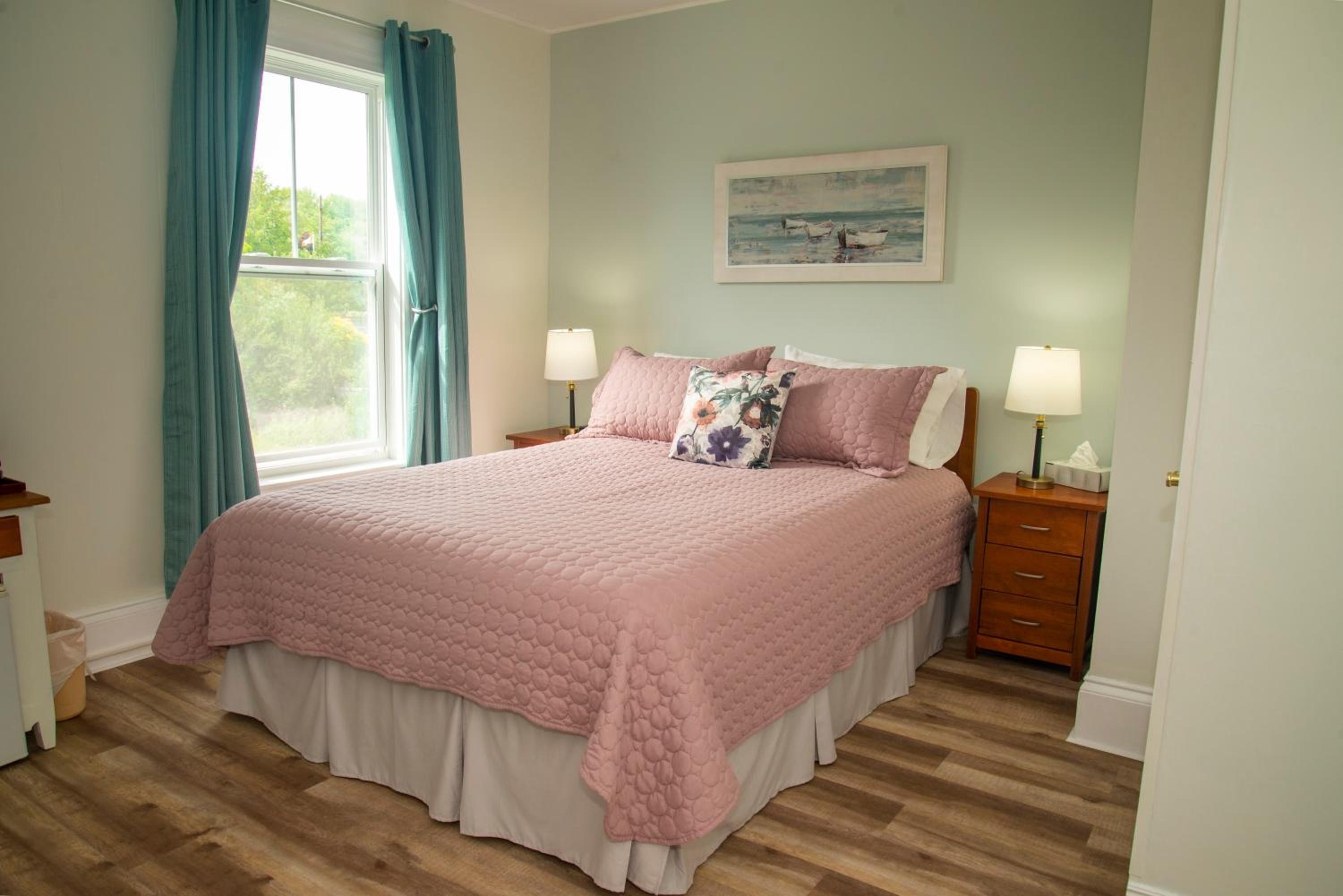 Queen and Twin Room photo 2