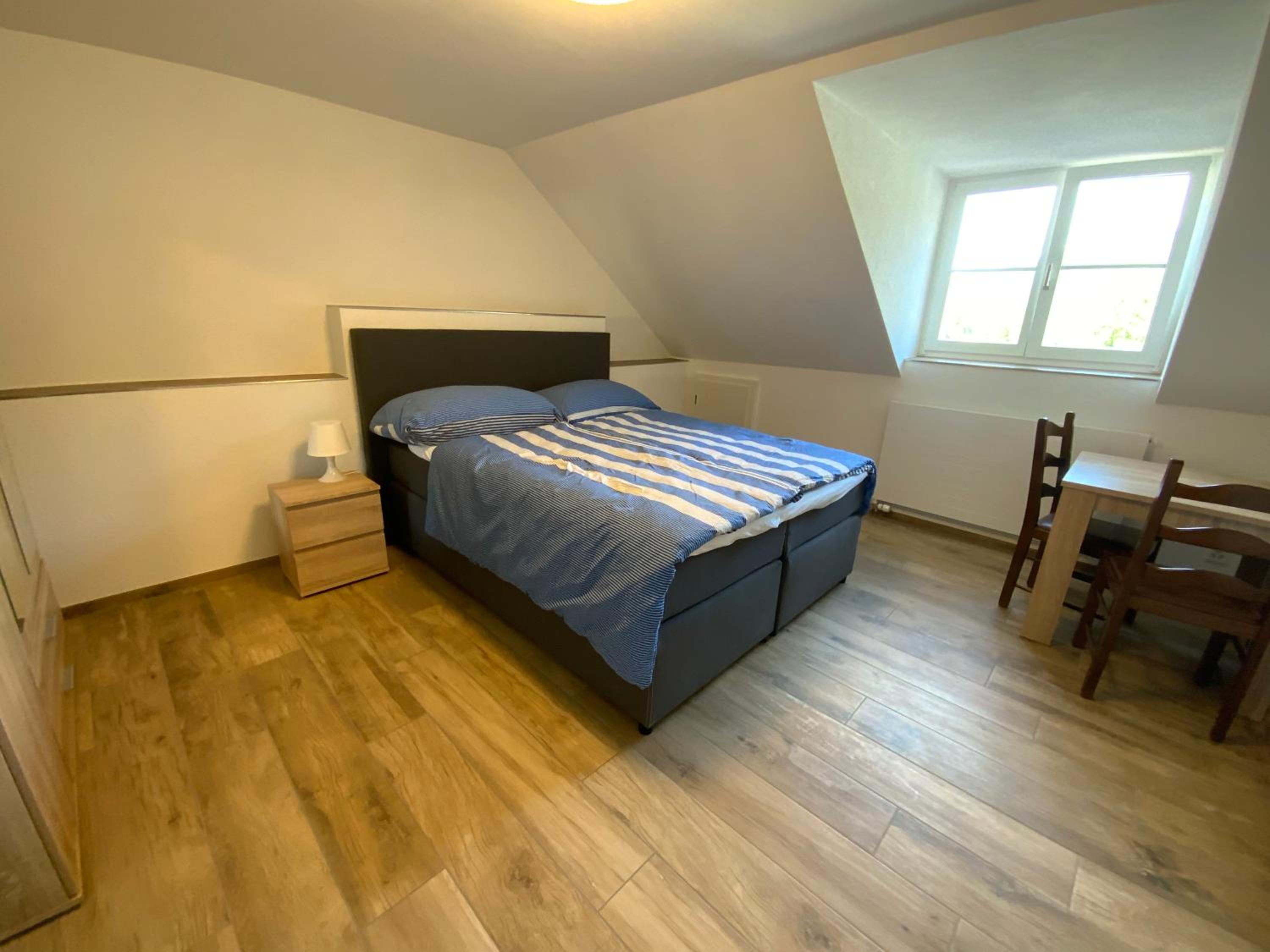 Budget Double Room - Photo 3