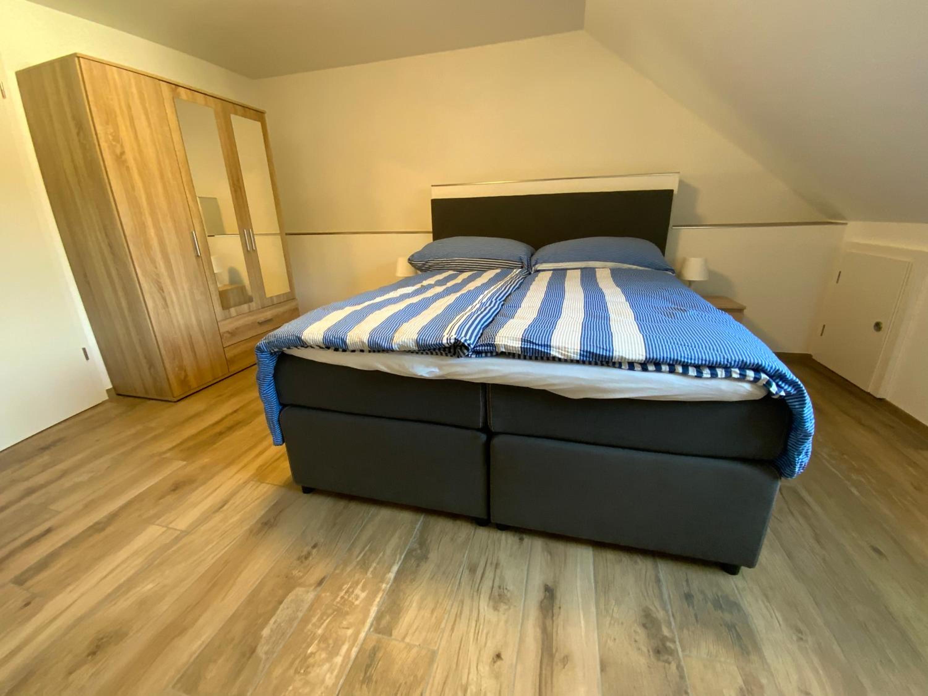 Budget Double Room - Photo 2