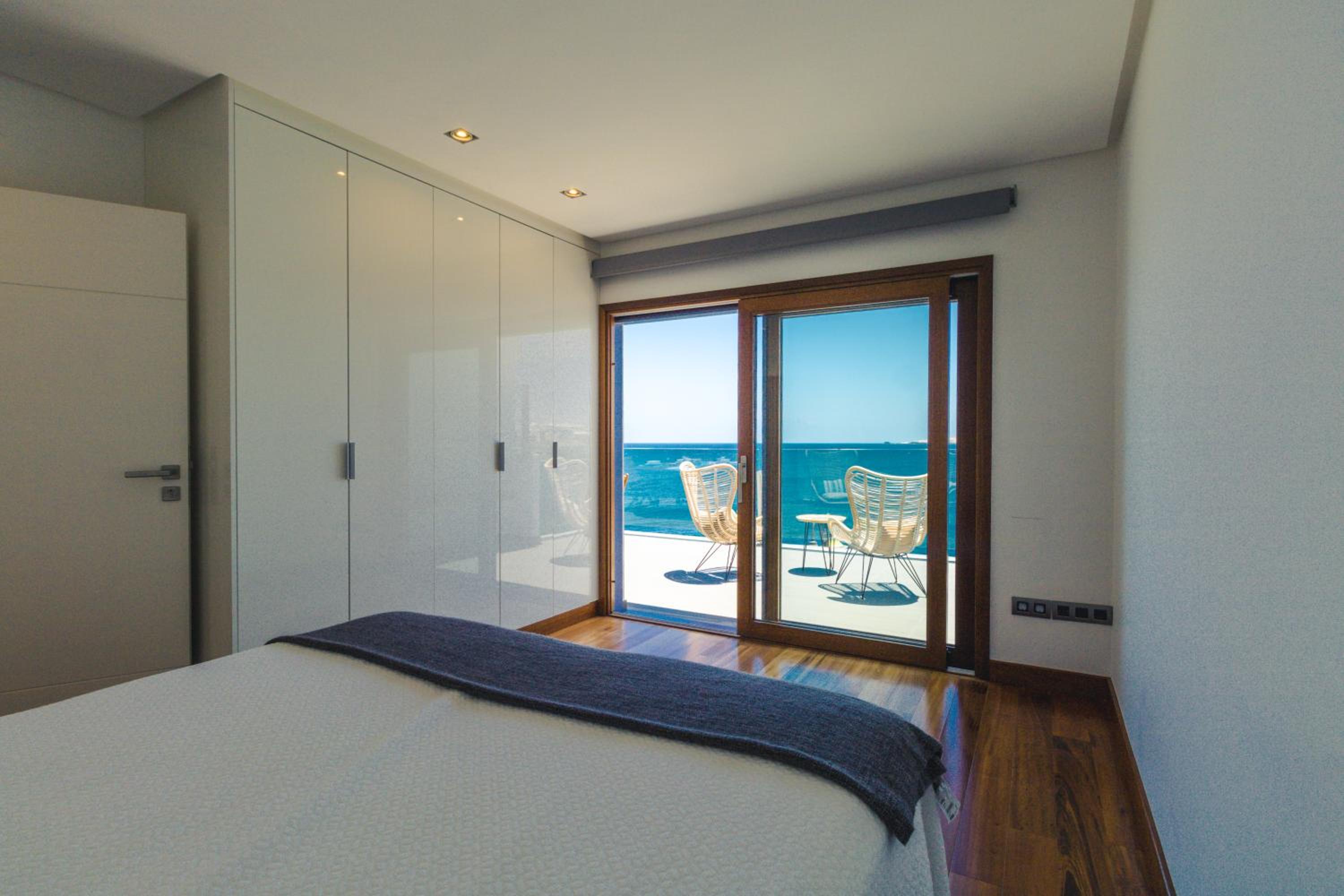 Apartamento de dos habitaciones con vista al mar