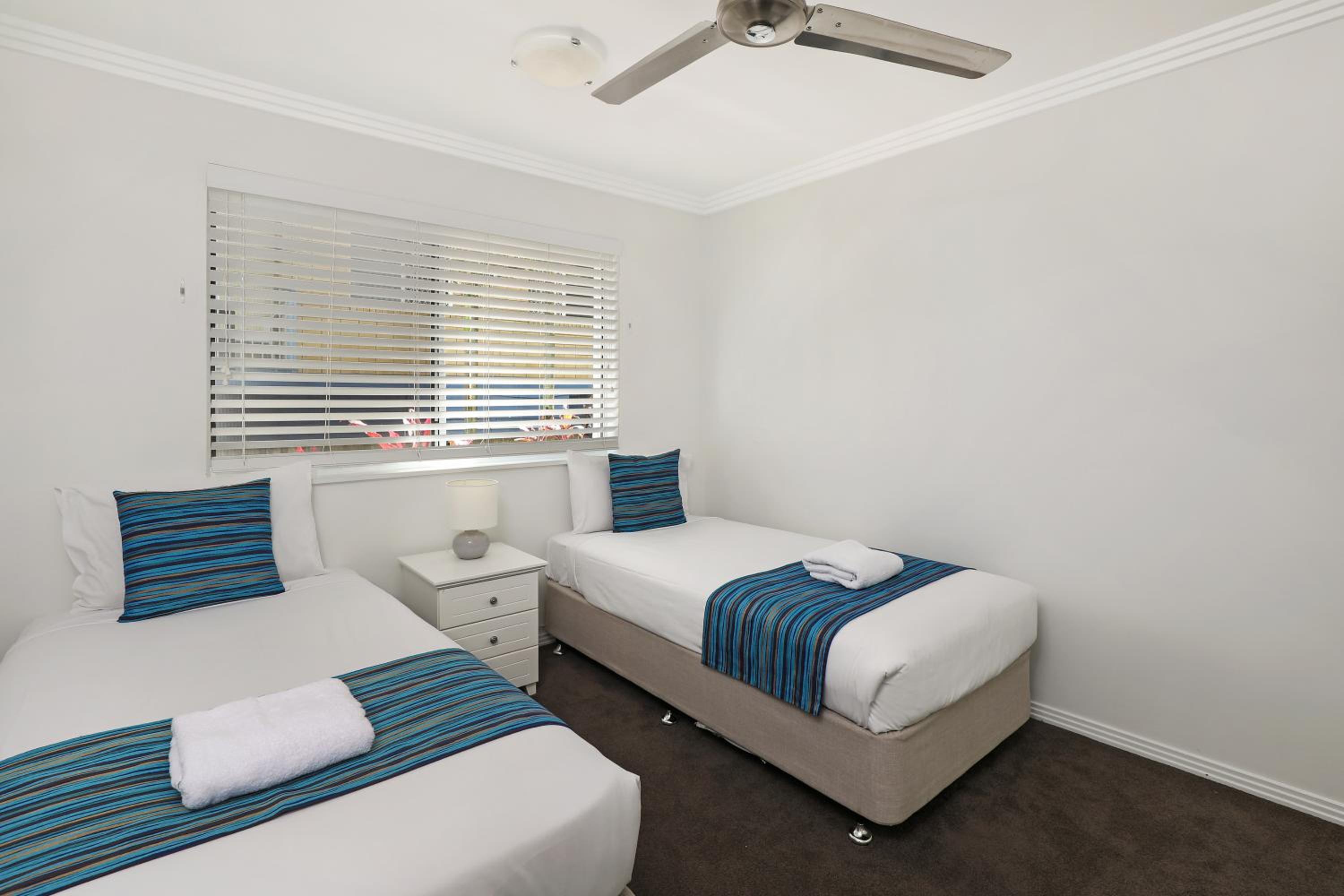 Deluxe Three-Bedroom Apartment - Absolute Waterfront Ground Floor photo 2