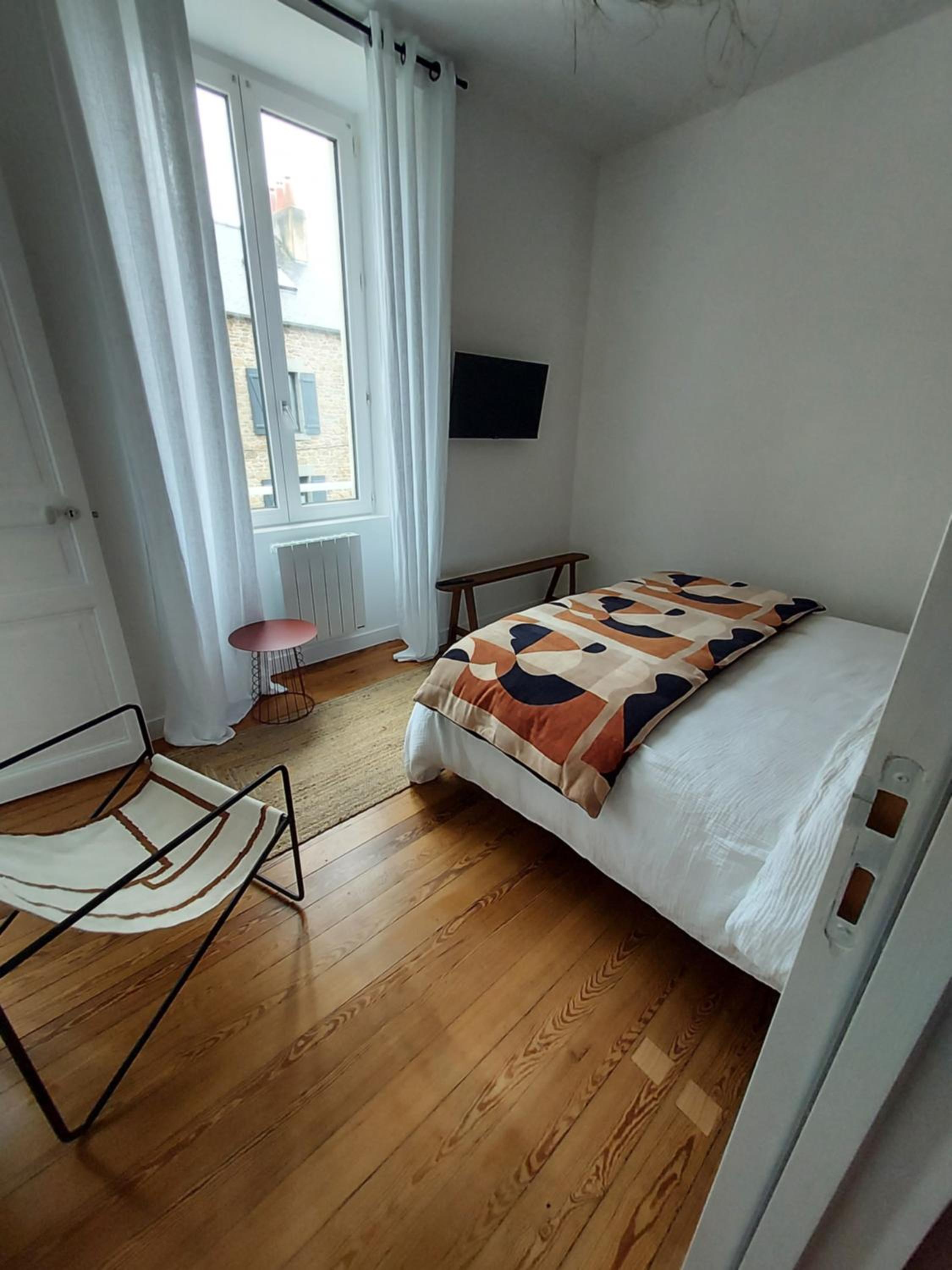 Double Room With Private Bathroom - Photo 3