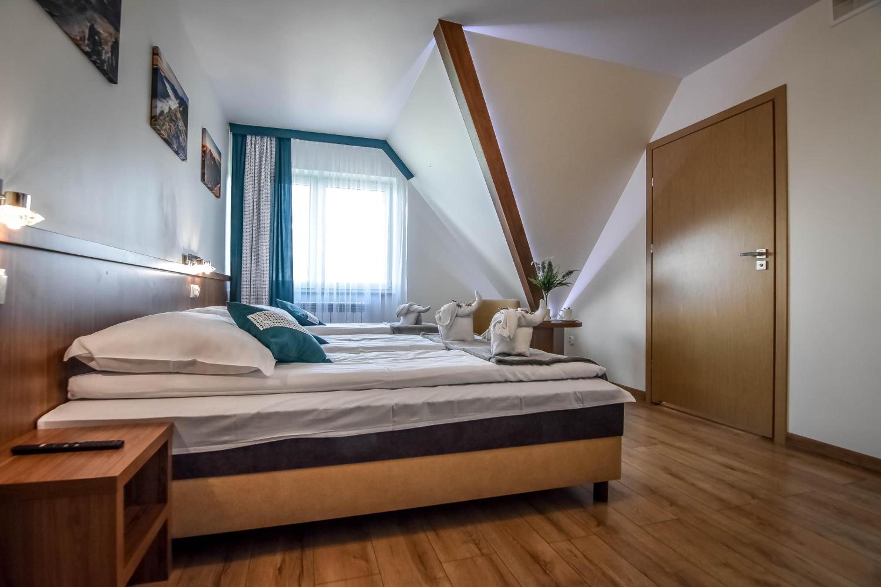 Triple Room with Private Bathroom - Photo 3