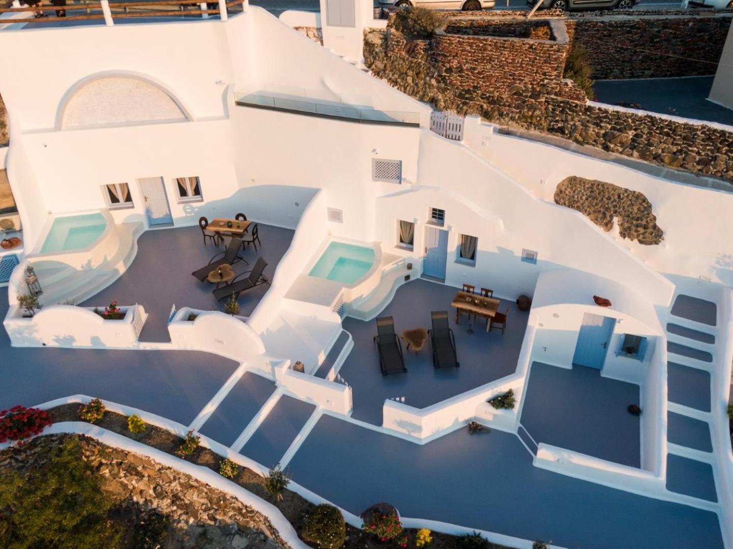 Deluxe Cave Suite with Outdoor Jetted Tub, Sea & Sunset View photo 2